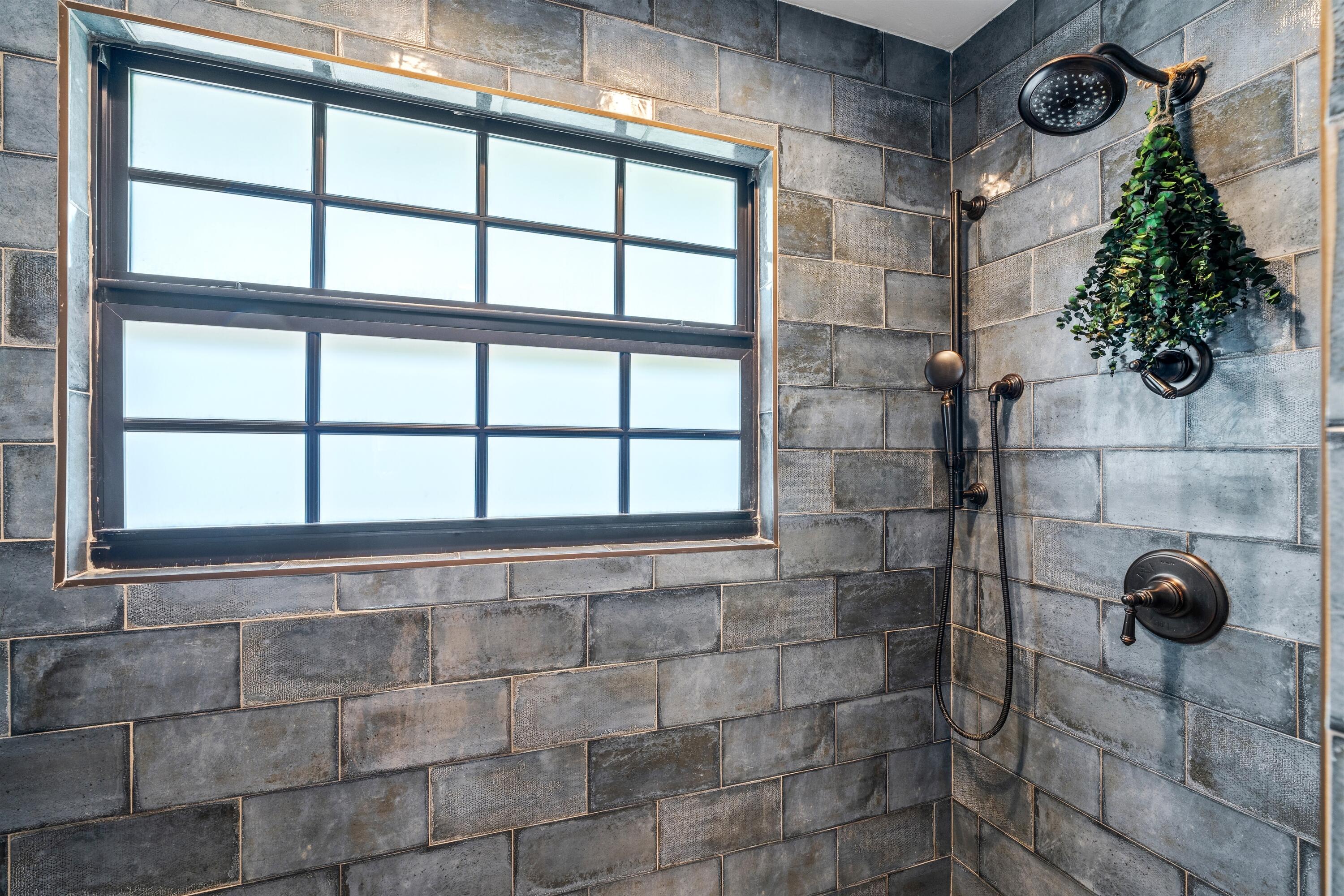 HOFMANS 8TH AVE ADD - Residential