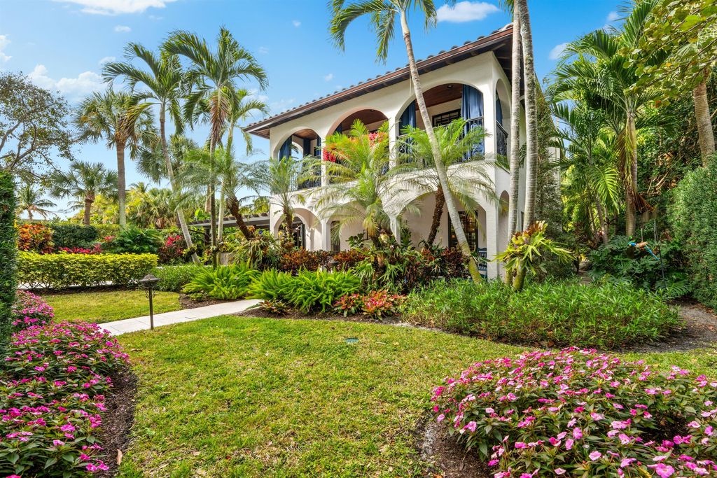 Photo of 504 NE 8th Avenue, Delray Beach, FL 33483 (MLS # R11164096)