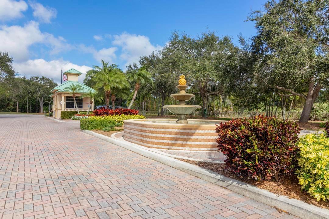 JENSEN BEACH COUNTRY CLUB - Residential