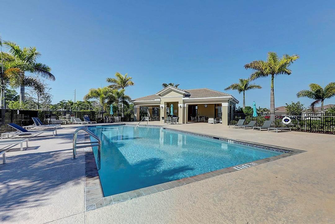 JENSEN BEACH COUNTRY CLUB - Residential