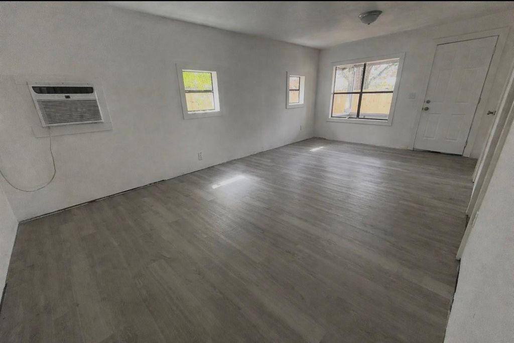 Photo of 516 S 11th Street #REAR, Fort Pierce, FL 34950 (MLS # F10555995)