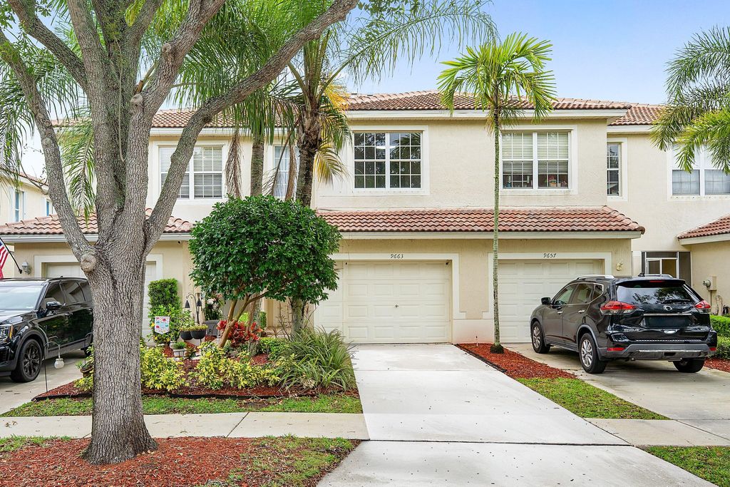Photo of 9663 Lago Drive, Boynton Beach, FL 33472 (MLS # B26024564)