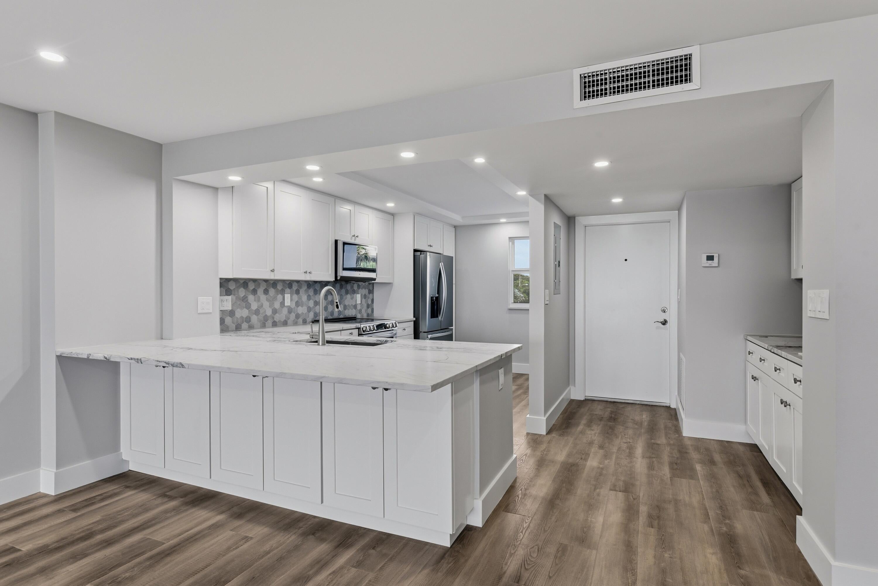 1012 N OCEAN Boulevard 202