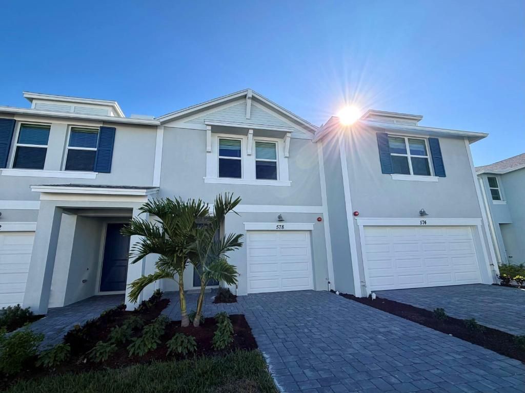 Photo of 578 Salisbury Circle, Fort Pierce, FL 34982 (MLS # R11152472)