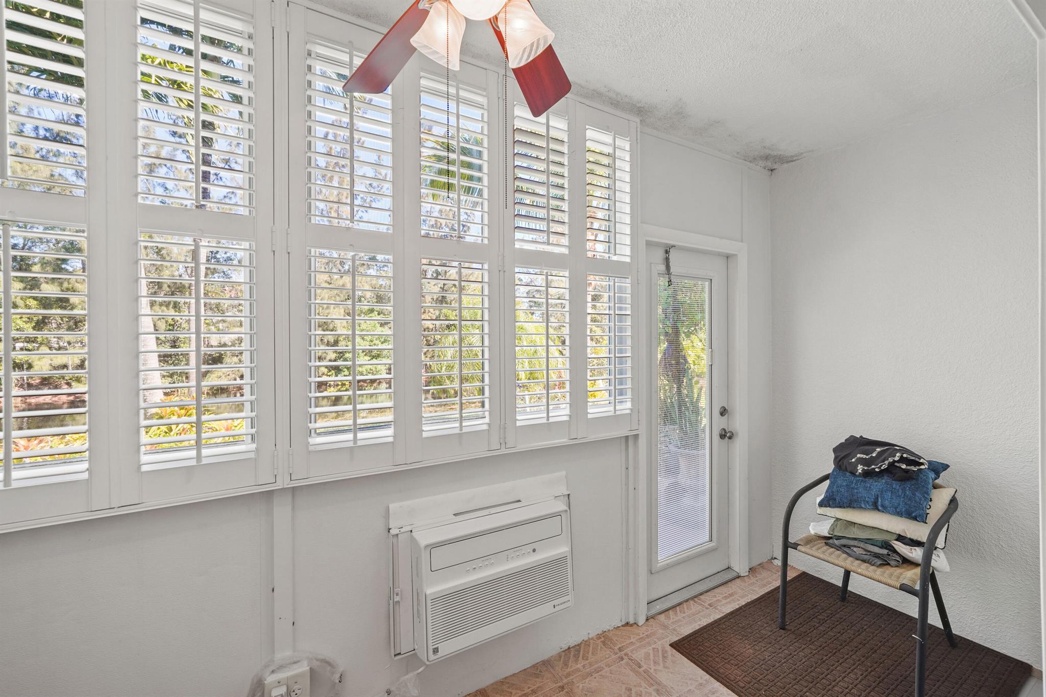 View photos, virtual tours, details... 390 Durham Circle M