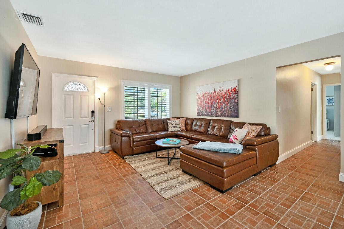 COVE 5TH SEC - Residential Lease