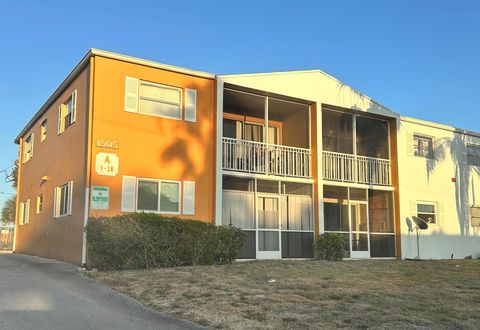1505 Crescent Circle A3 Lake Park FL 33403