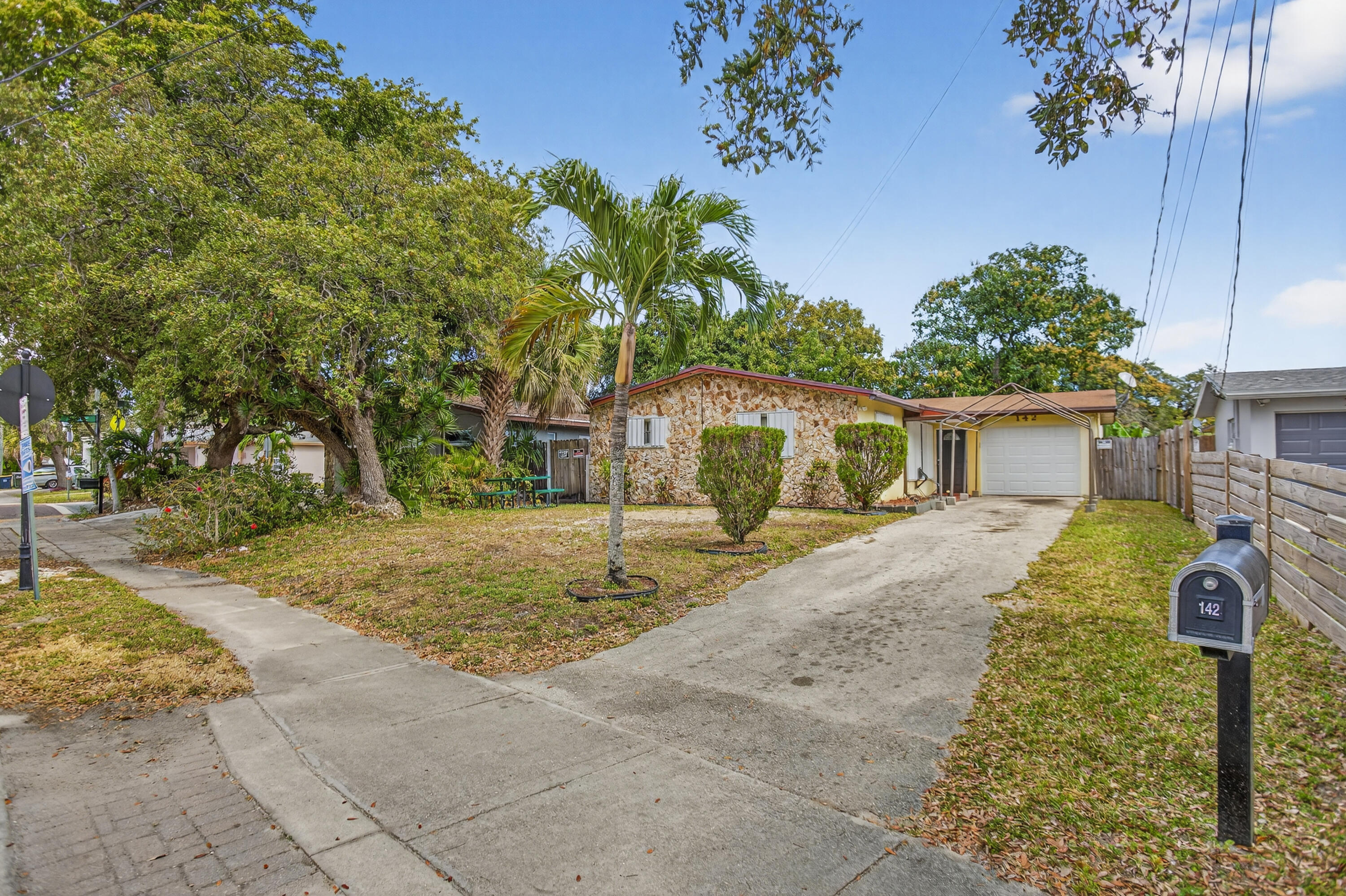 TOWN OF MODELO (DANIA) B-49 - Residential