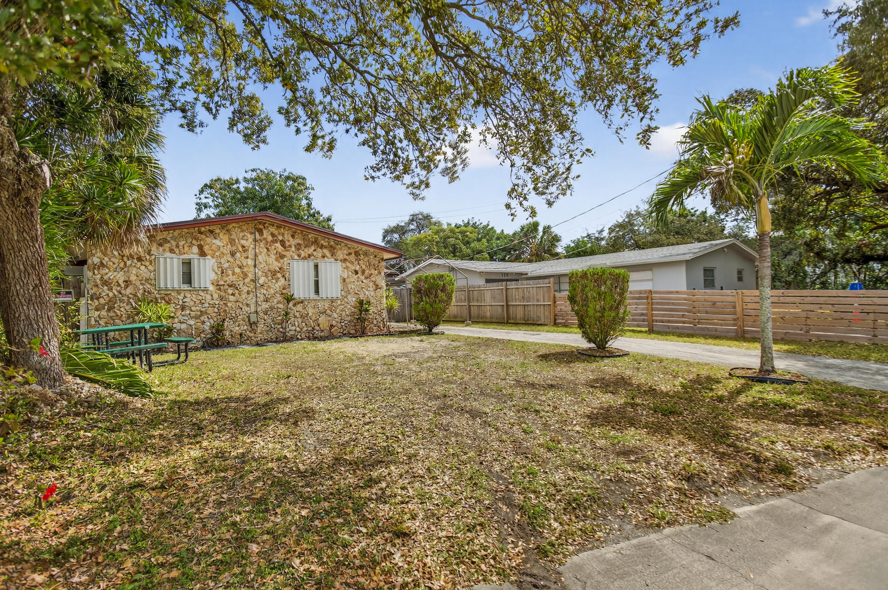 TOWN OF MODELO (DANIA) B-49 - Residential