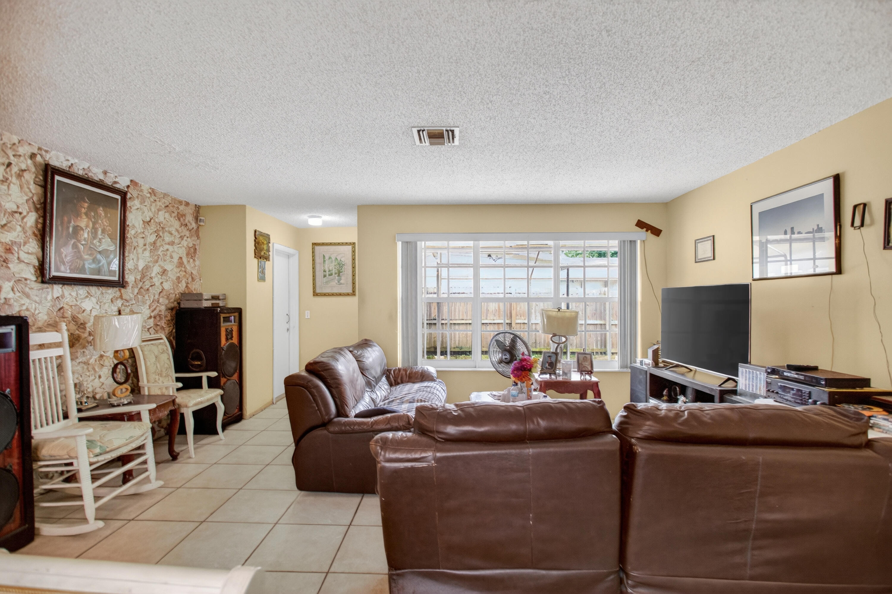 TOWN OF MODELO (DANIA) B-49 - Residential