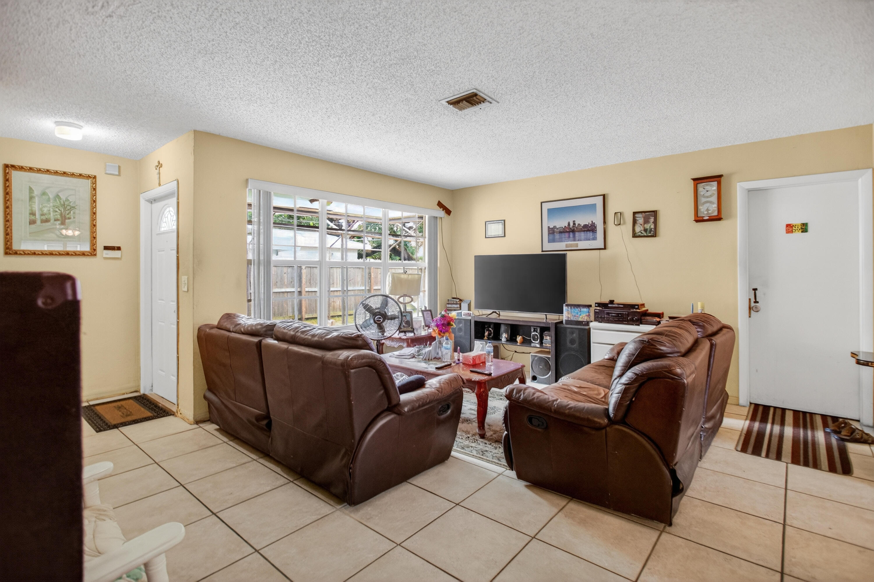 TOWN OF MODELO (DANIA) B-49 - Residential