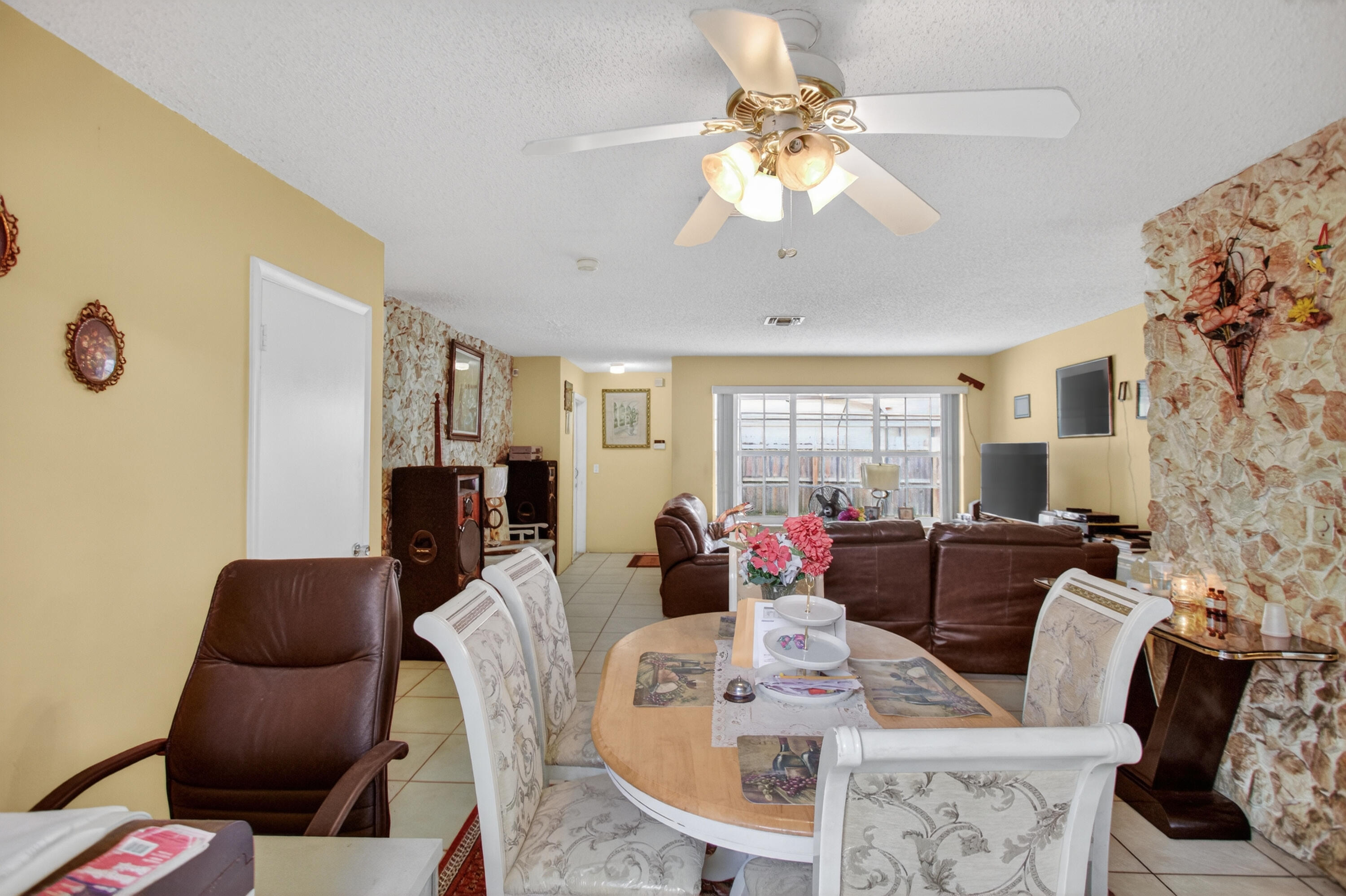 TOWN OF MODELO (DANIA) B-49 - Residential