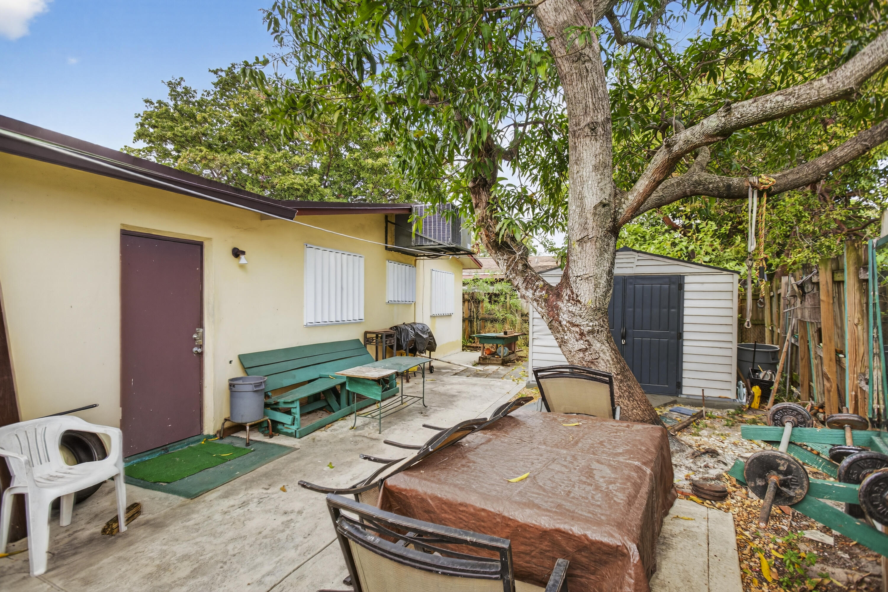 TOWN OF MODELO (DANIA) B-49 - Residential