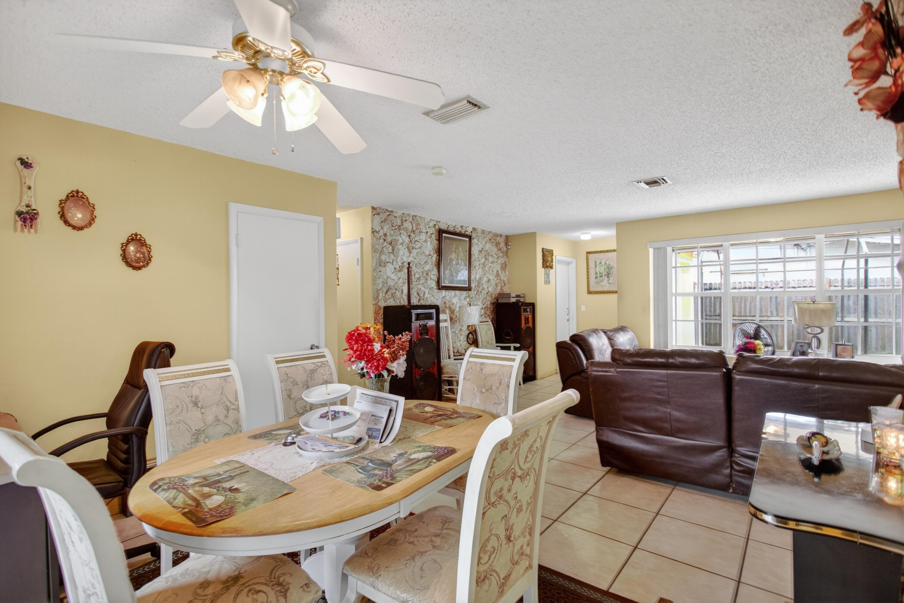 TOWN OF MODELO (DANIA) B-49 - Residential