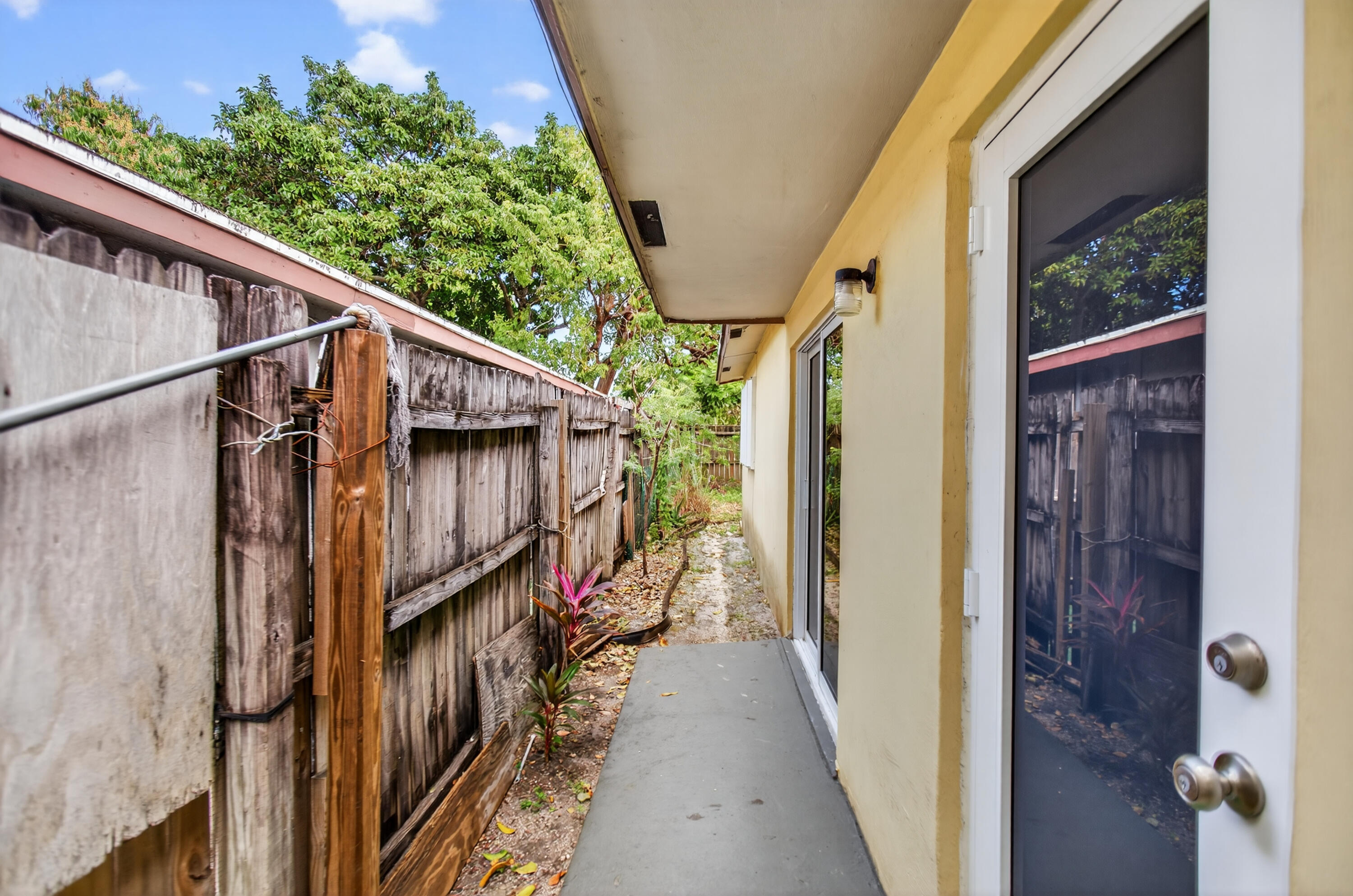 TOWN OF MODELO (DANIA) B-49 - Residential