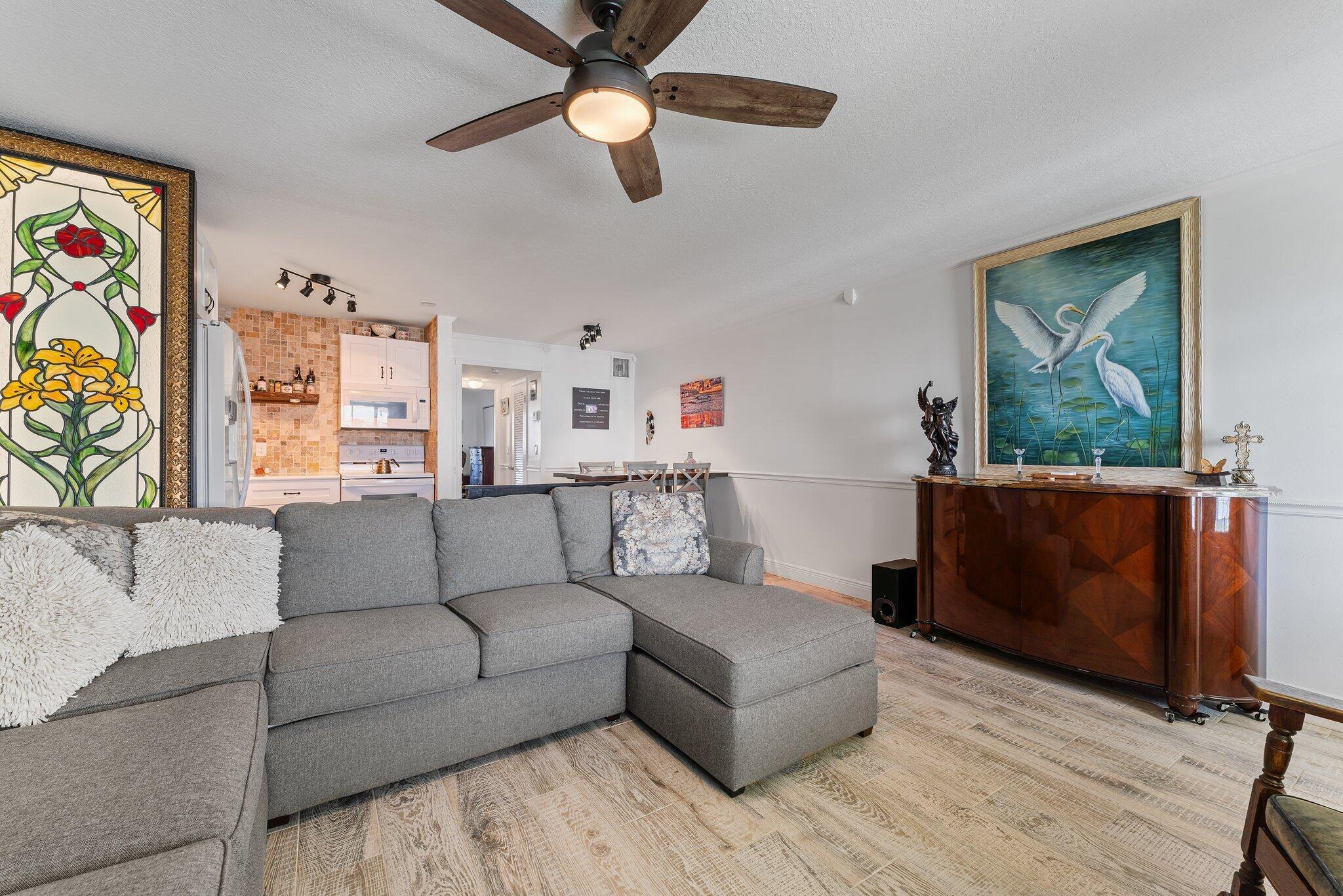 SHORE CLUB APTS A INC - Residential Lease