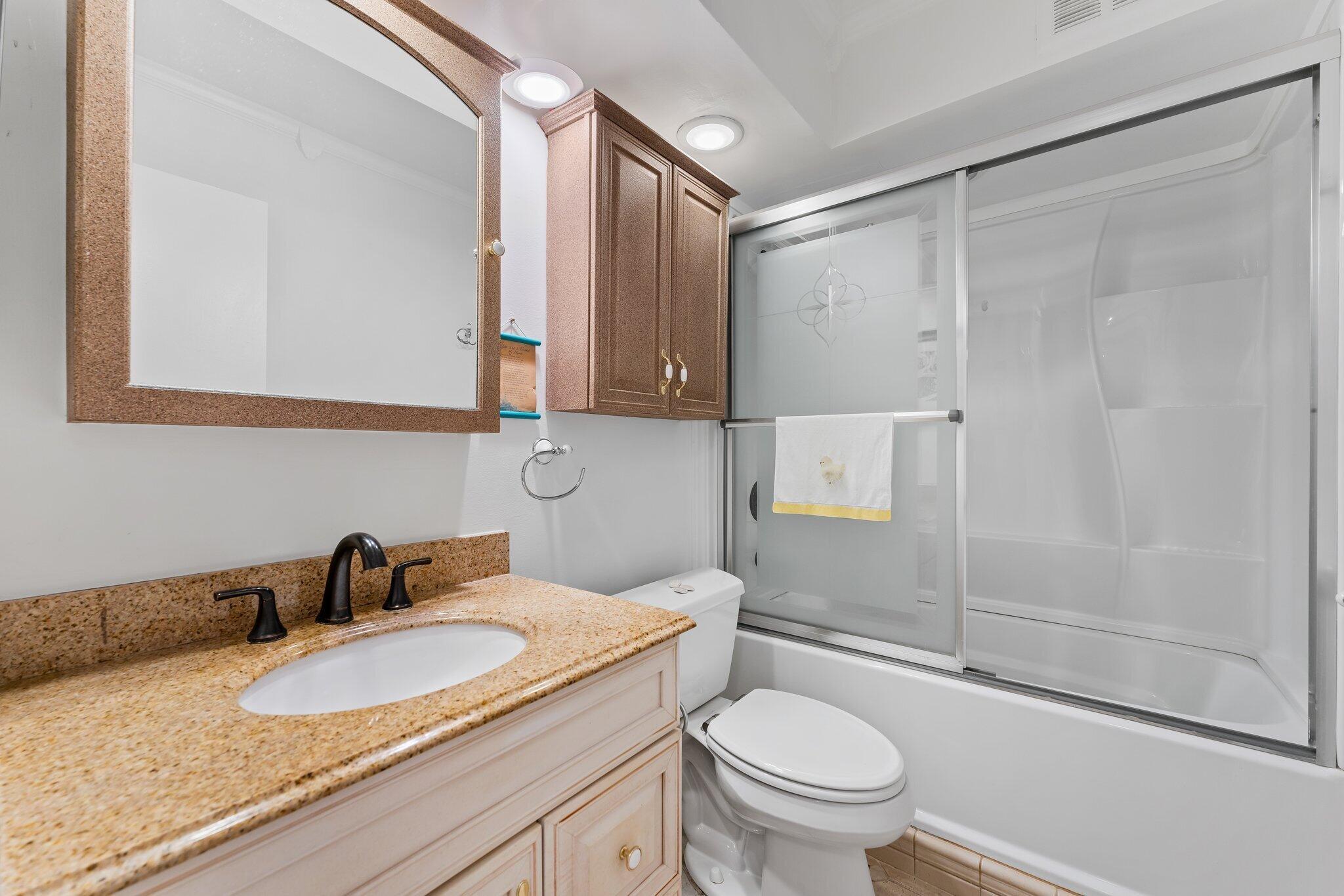 SHORE CLUB APTS A INC - Residential Lease