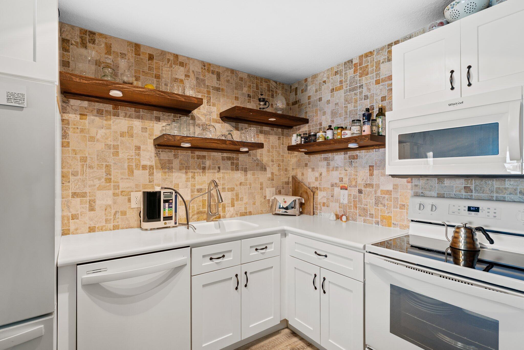SHORE CLUB APTS A INC - Residential Lease