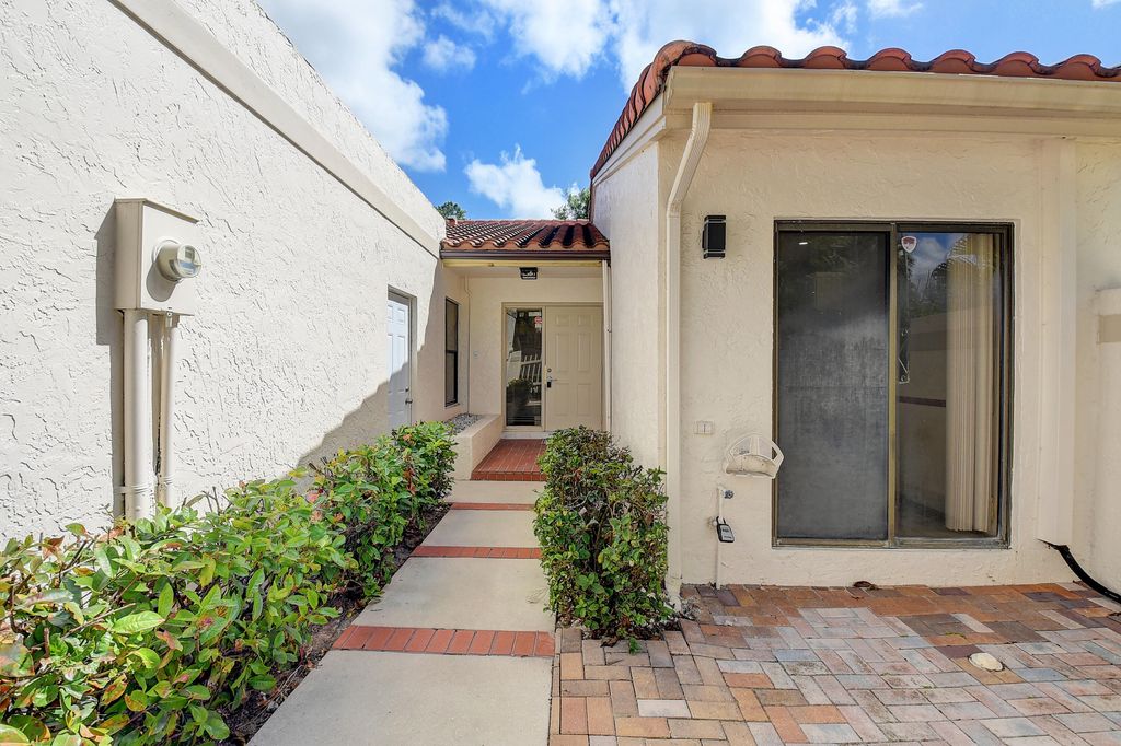 Photo of 20004 Rima Circle, Boca Raton, FL 33434 (MLS # R11022535)