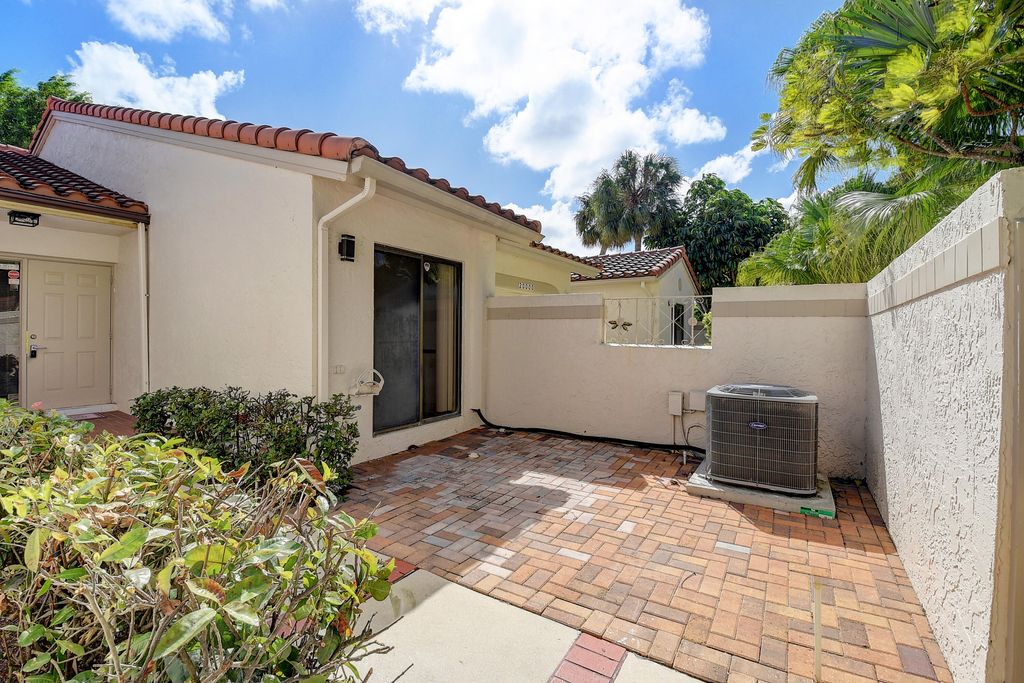 Photo of 20004 Rima Circle, Boca Raton, FL 33434 (MLS # R11022535)