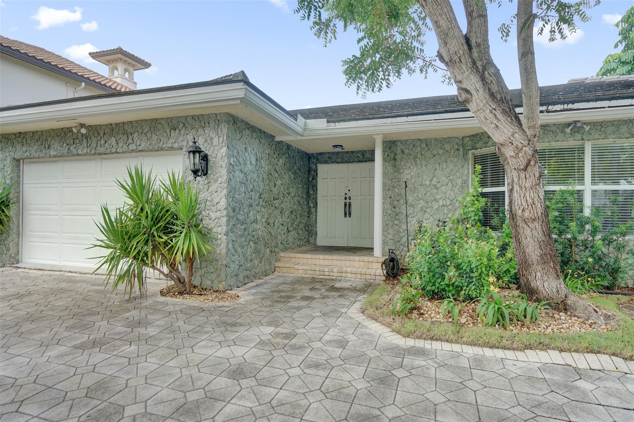 Las Olas Seven Isles - Residential