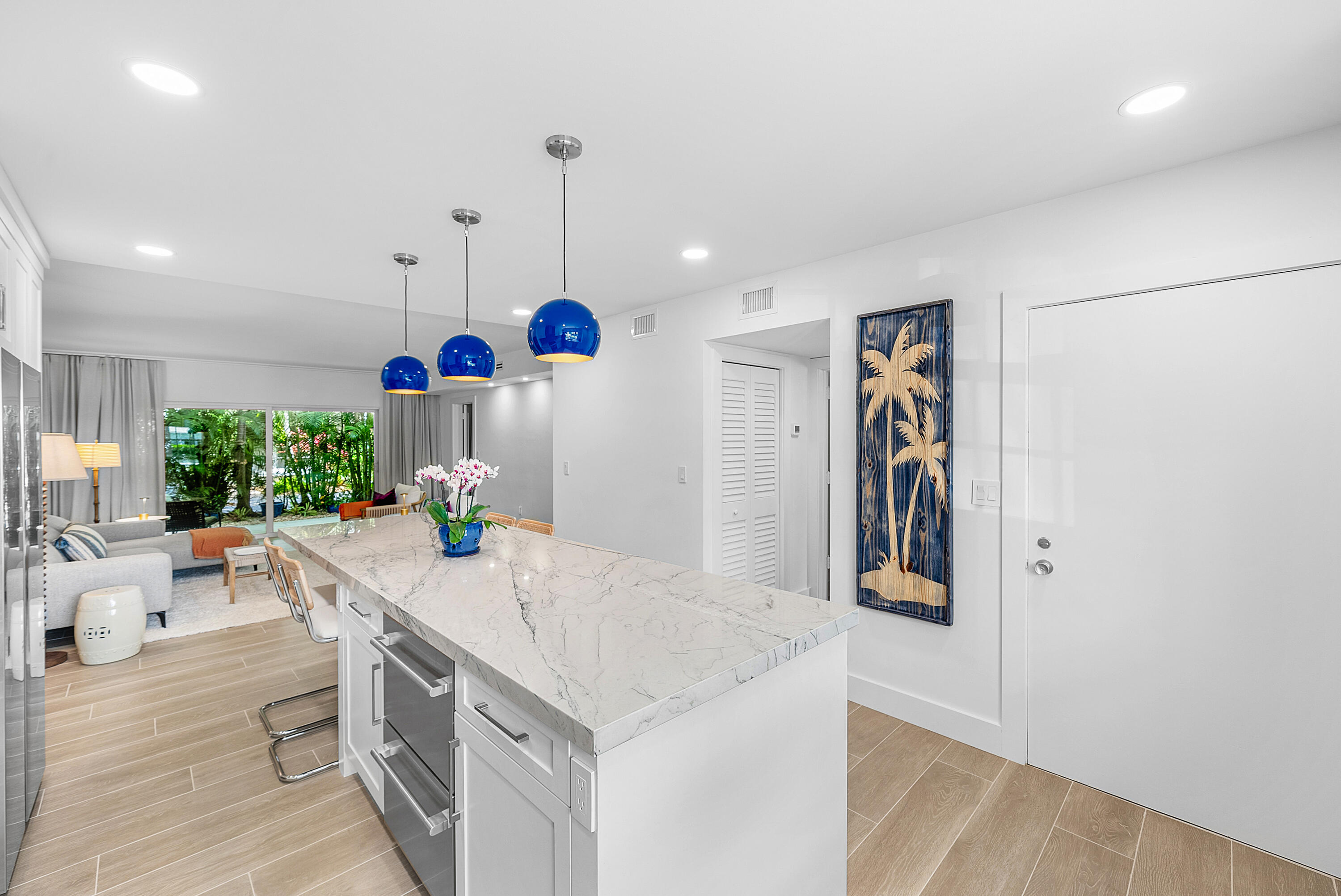 OCEAN AIRE - Residential