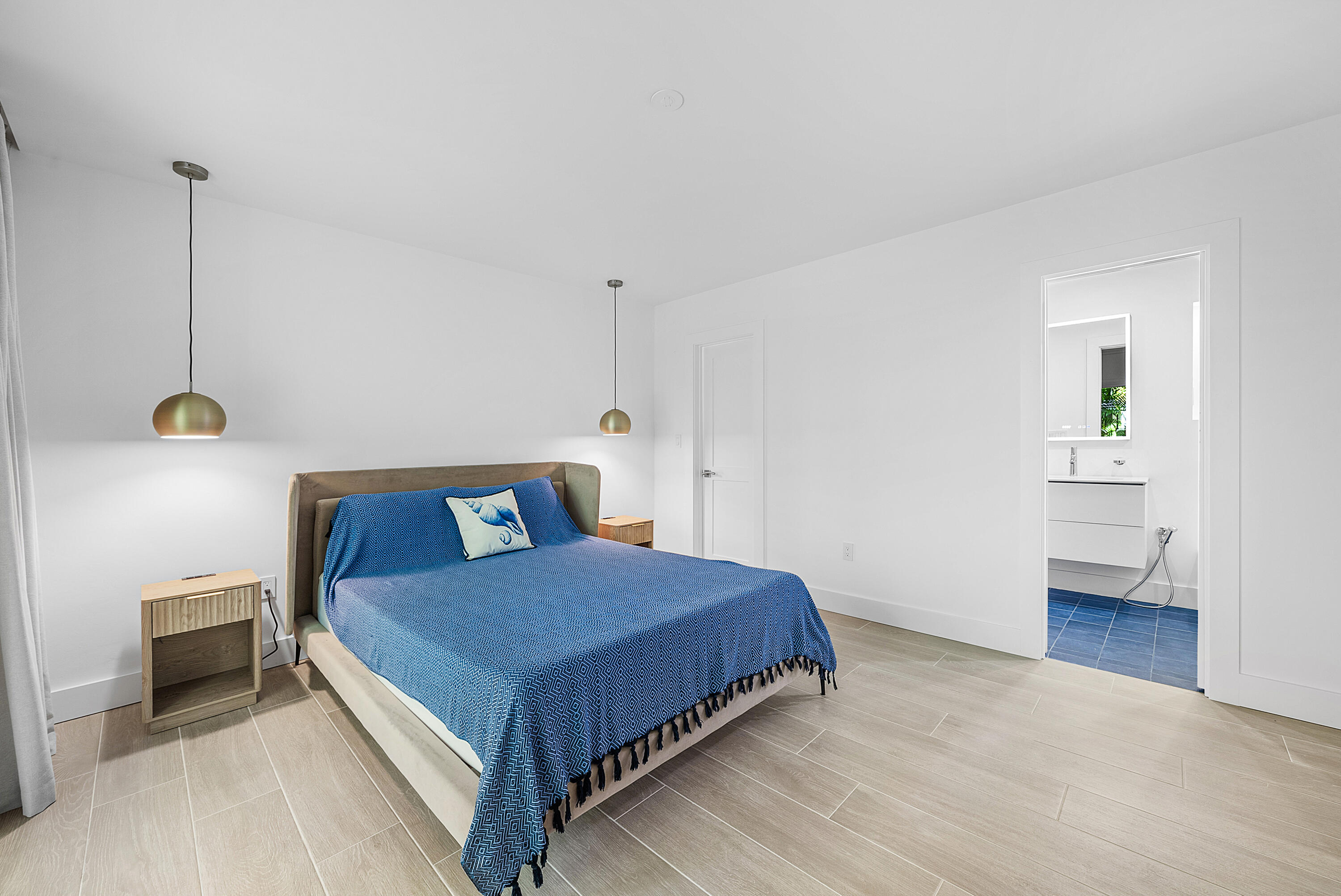 OCEAN AIRE - Residential