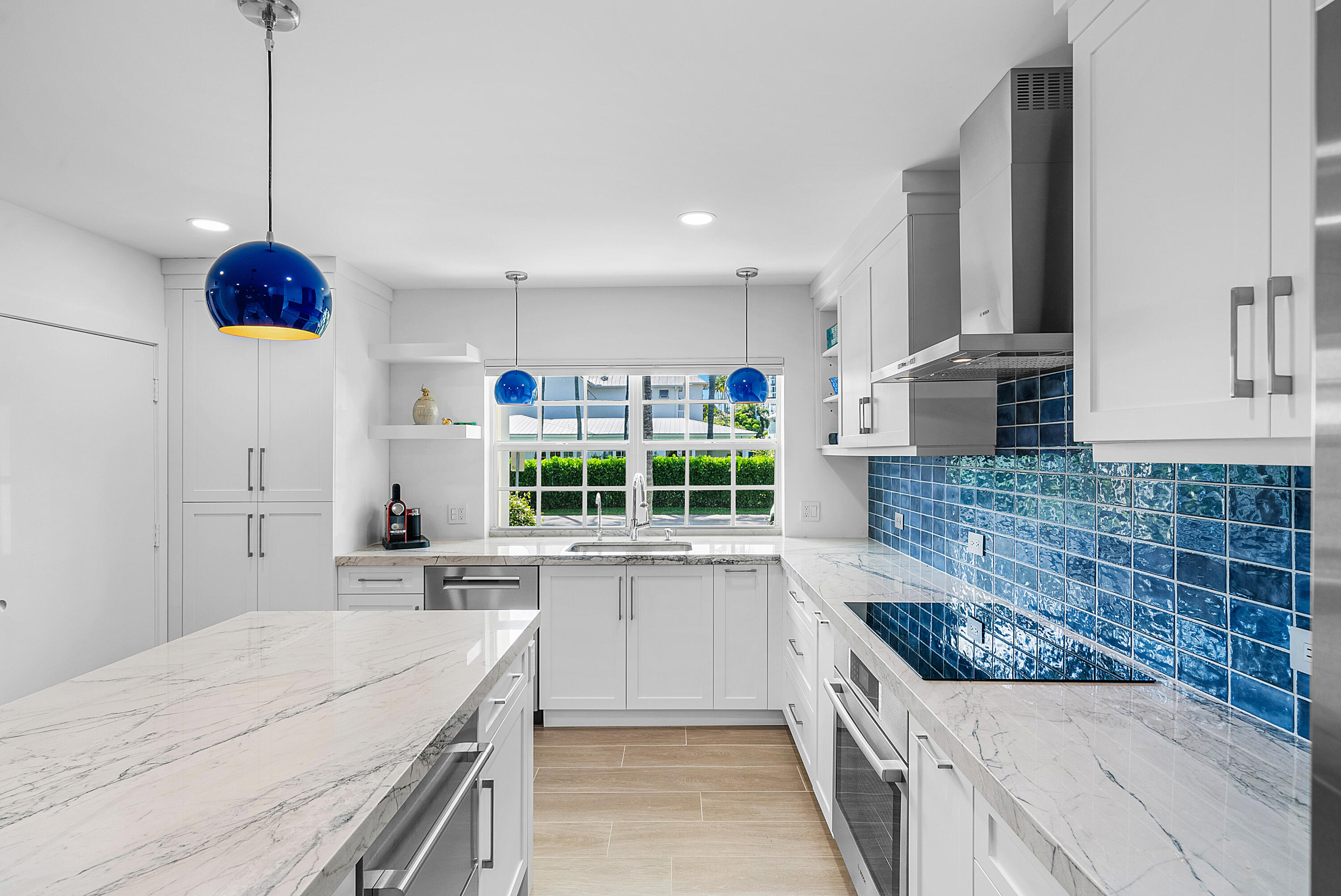 OCEAN AIRE - Residential