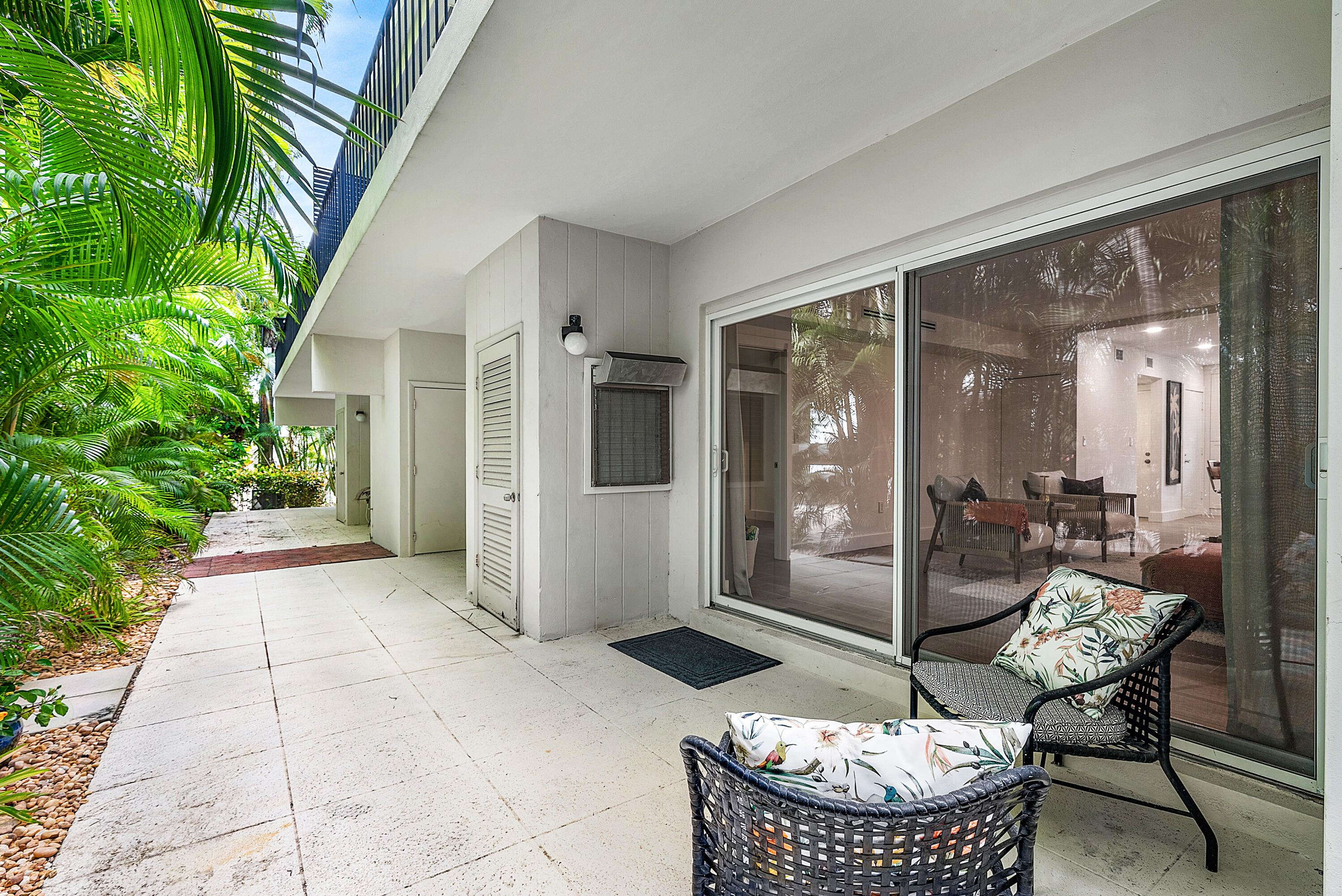 OCEAN AIRE - Residential