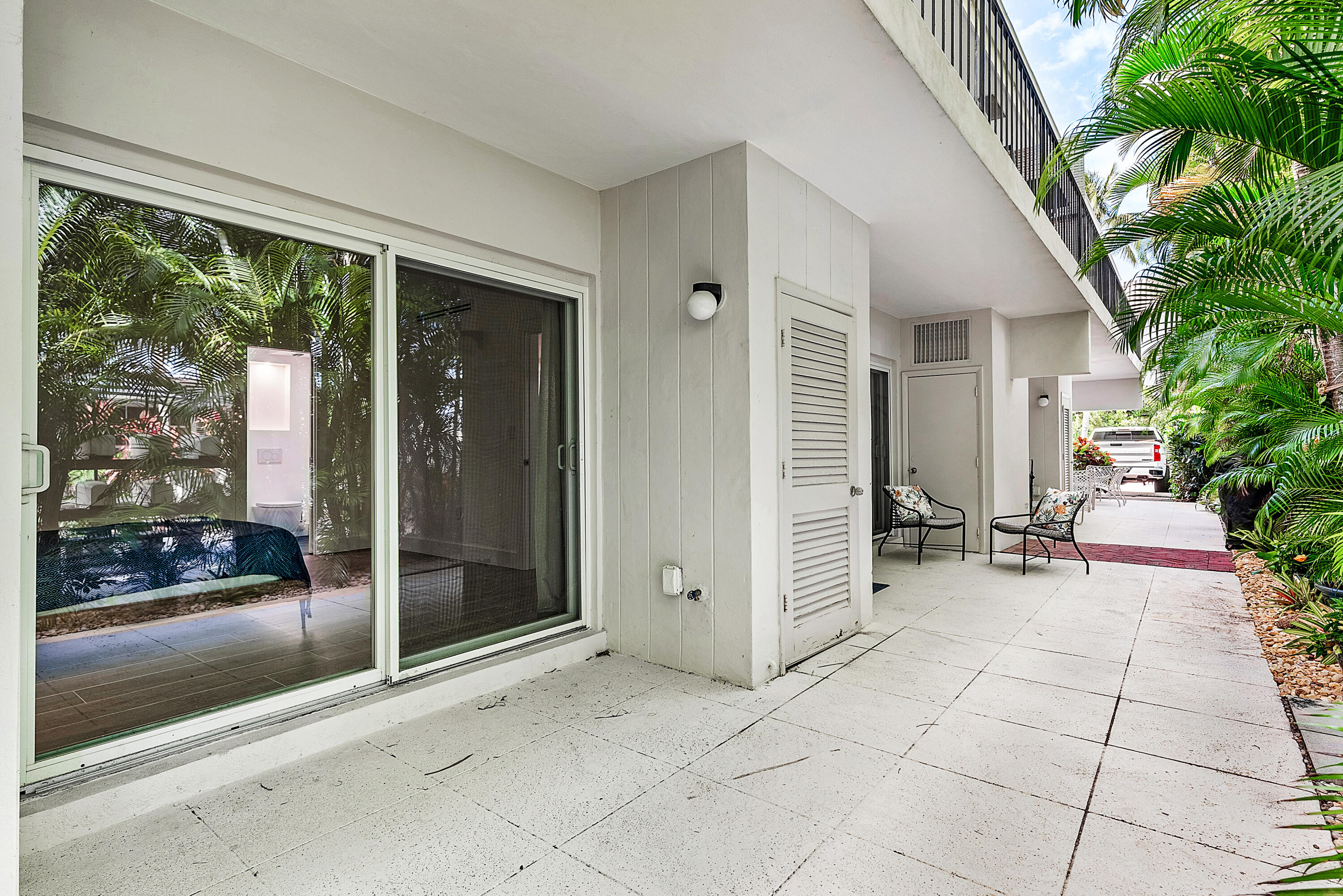 OCEAN AIRE - Residential