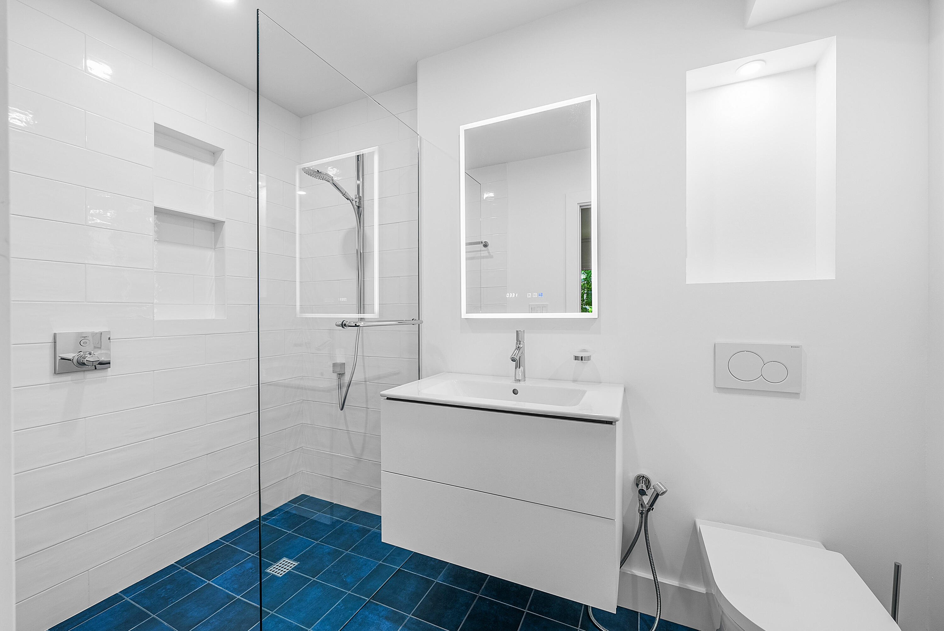 OCEAN AIRE - Residential