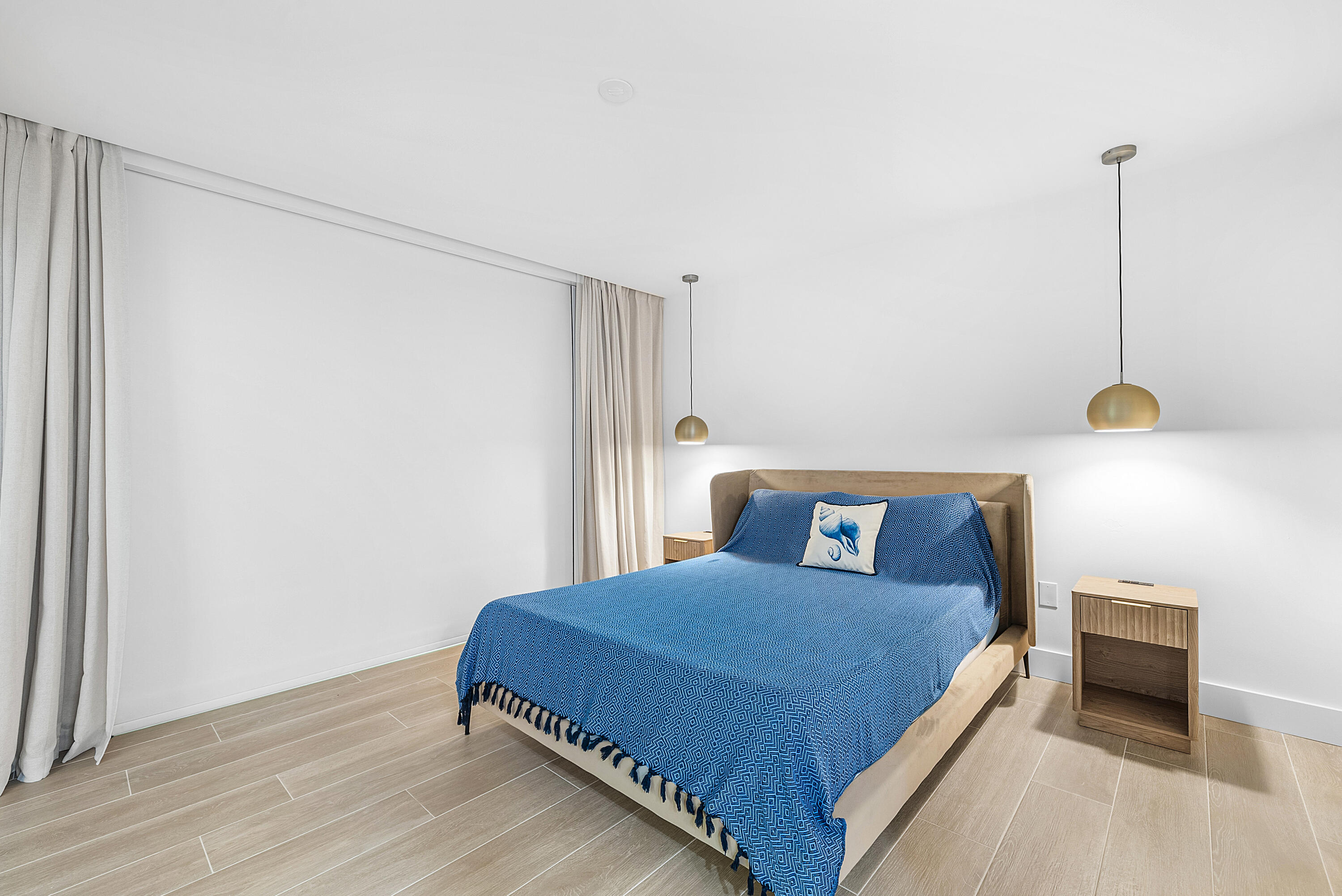 OCEAN AIRE - Residential