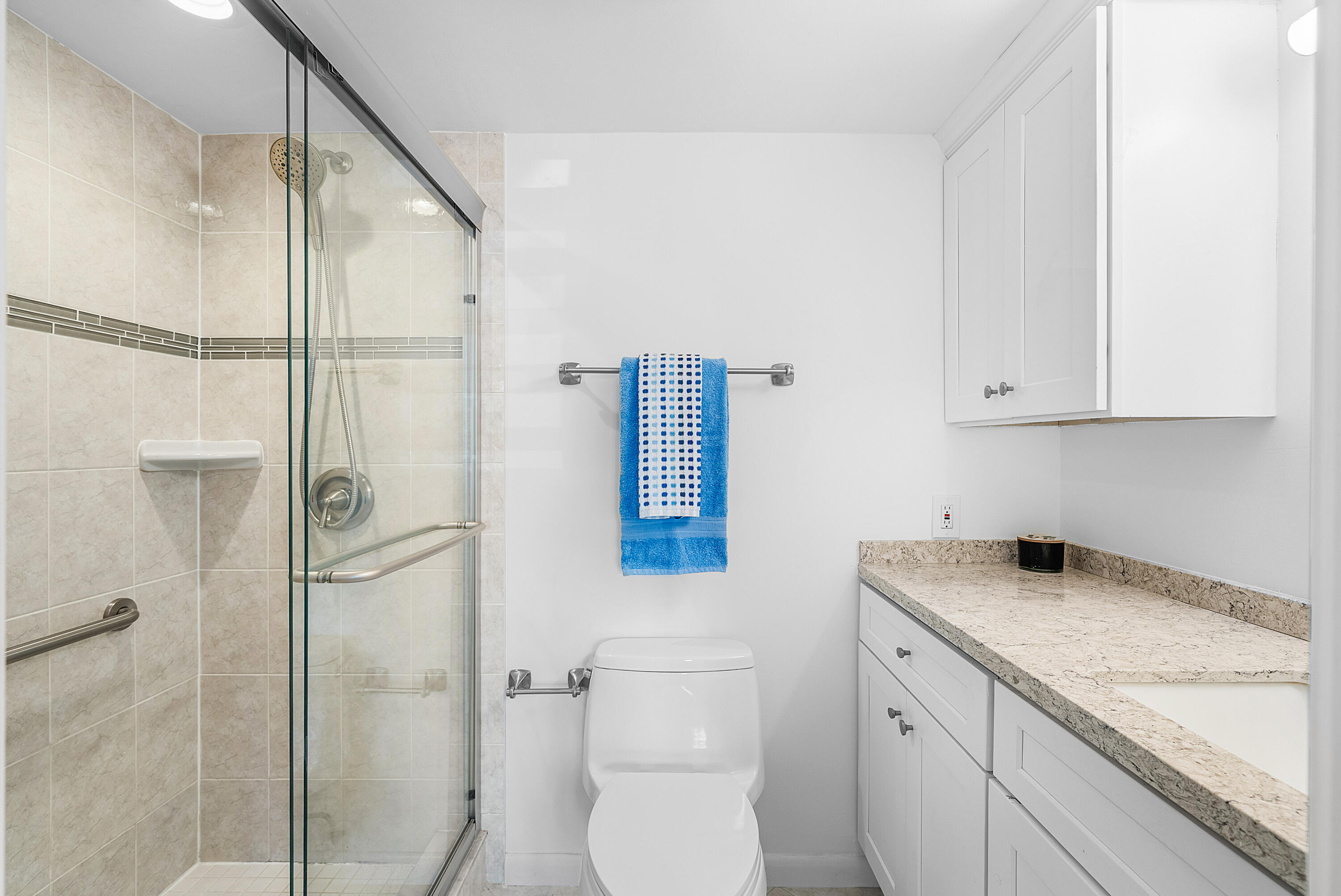 OCEAN AIRE - Residential