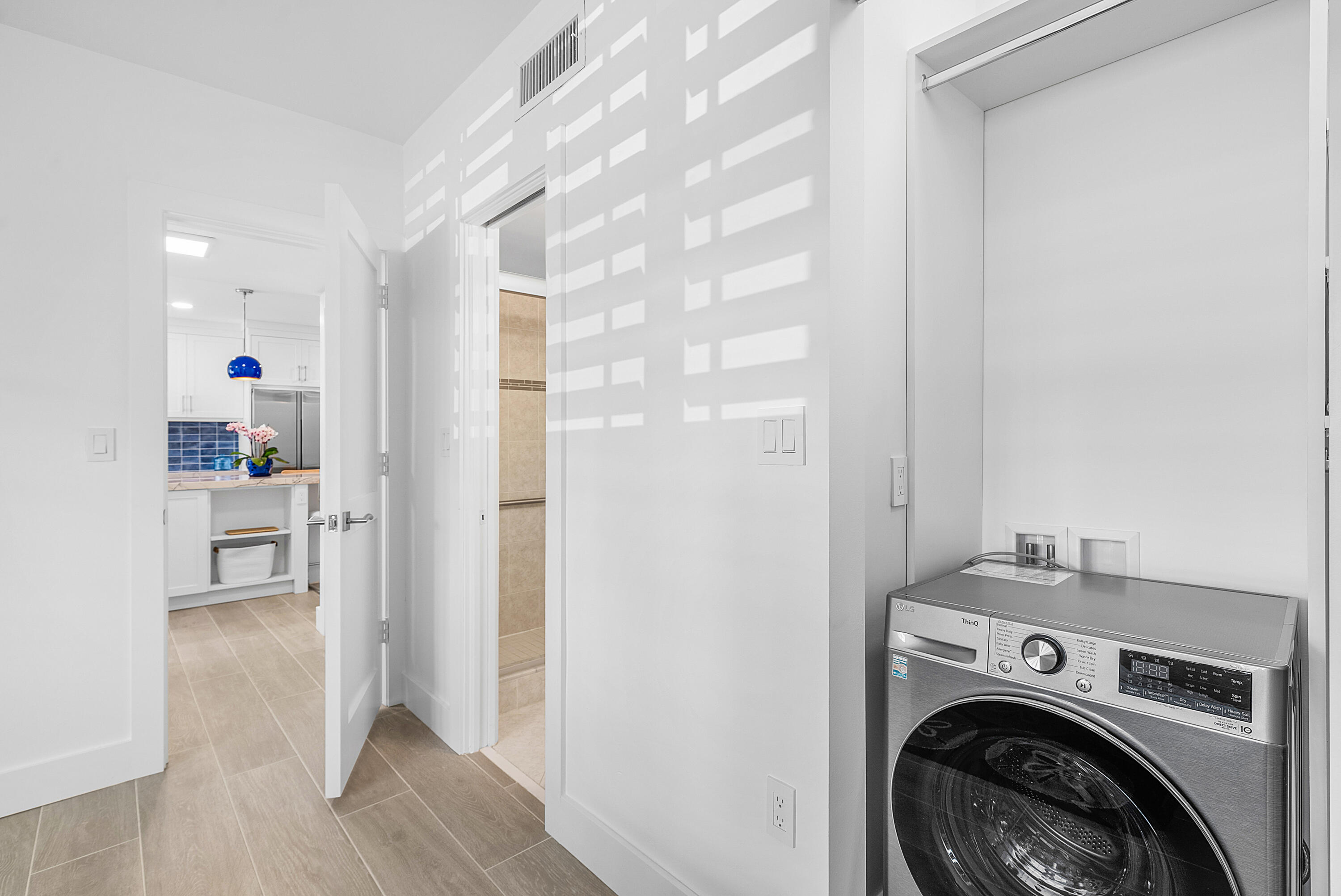 OCEAN AIRE - Residential