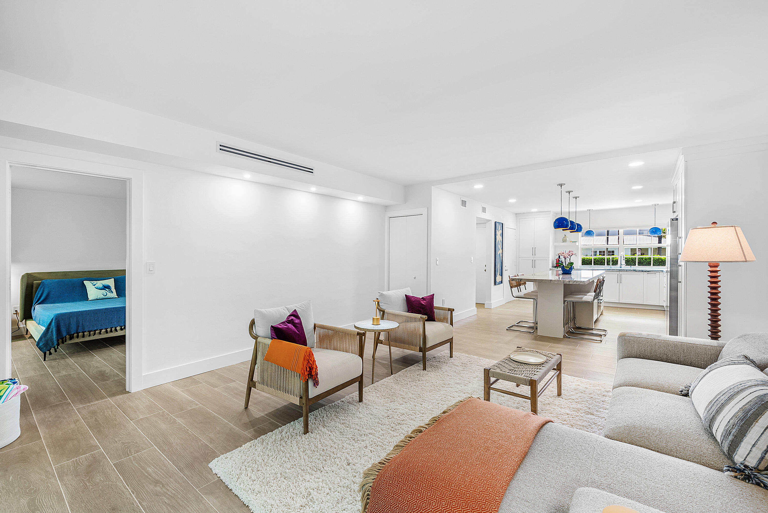 OCEAN AIRE - Residential