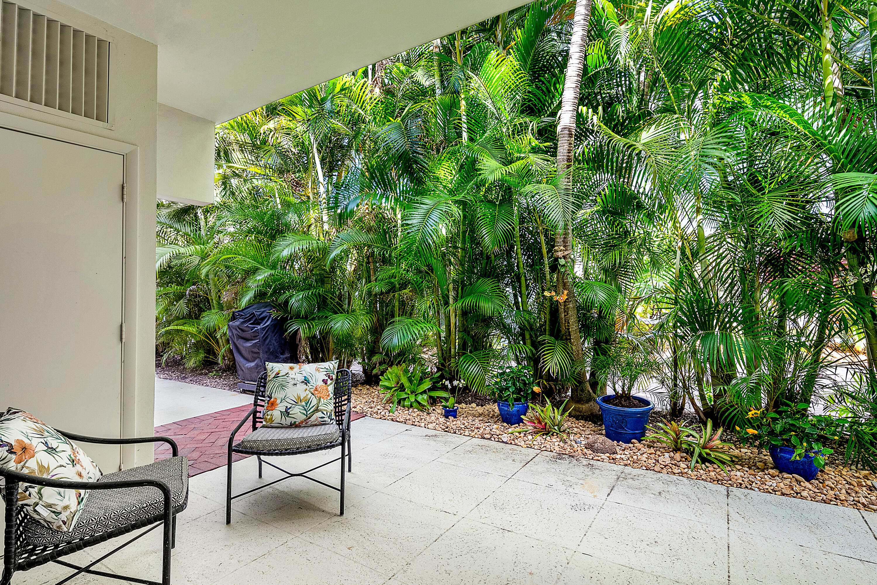 OCEAN AIRE - Residential