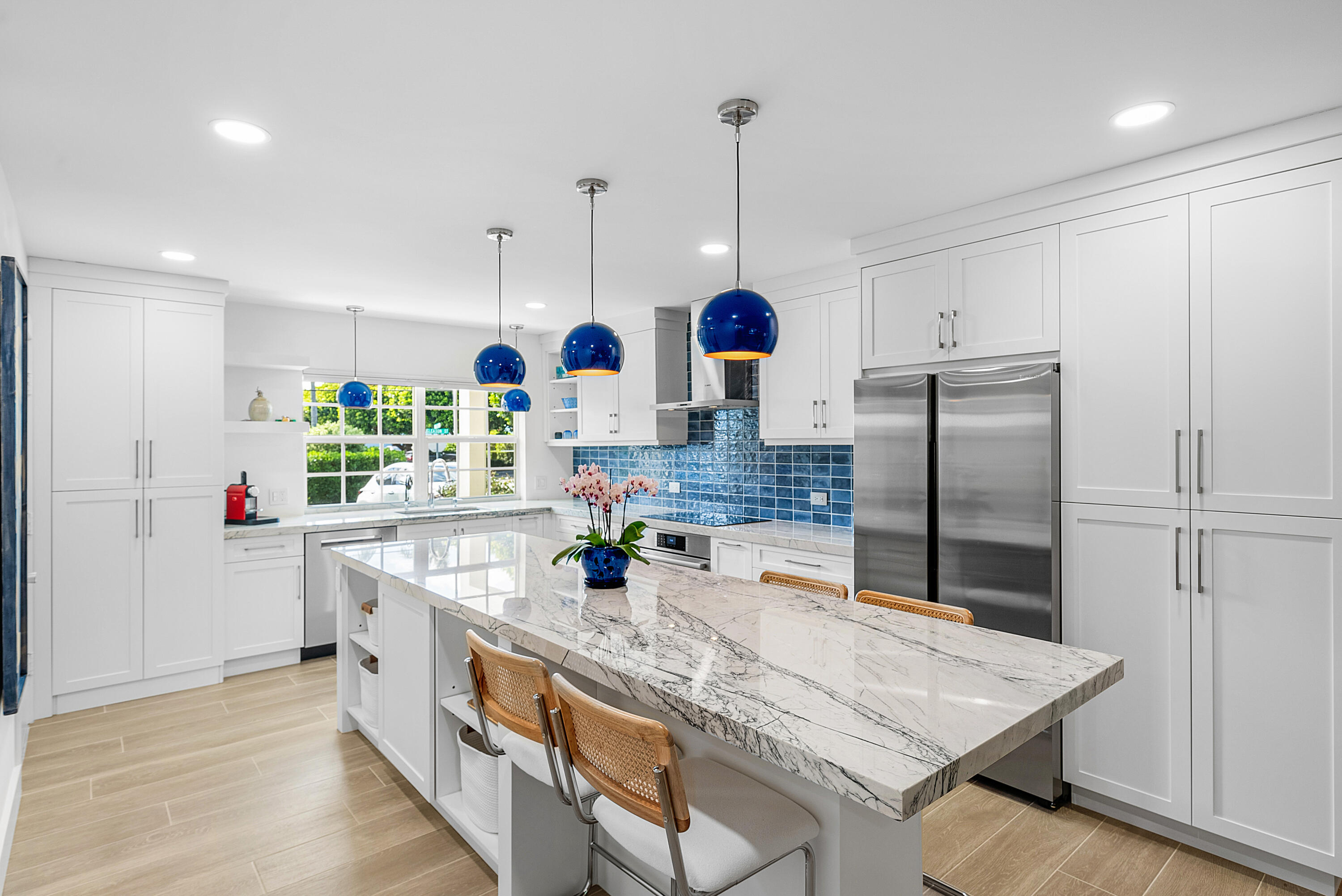 OCEAN AIRE - Residential