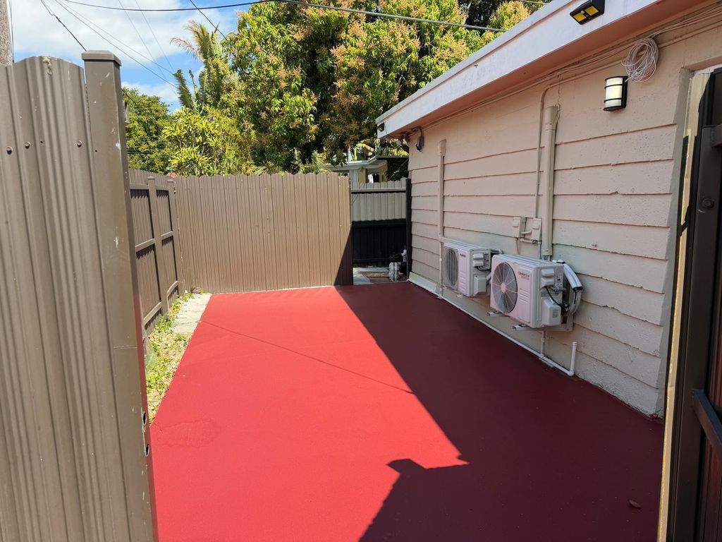 Photo of 707 NE 15th Street #A, Fort Lauderdale, FL 33304 (MLS # F10554781)