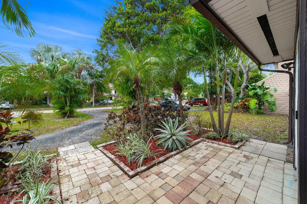 Photo of 9173 Green Meadows Way, Palm Beach Gardens, FL 33418 (MLS # R11064728)