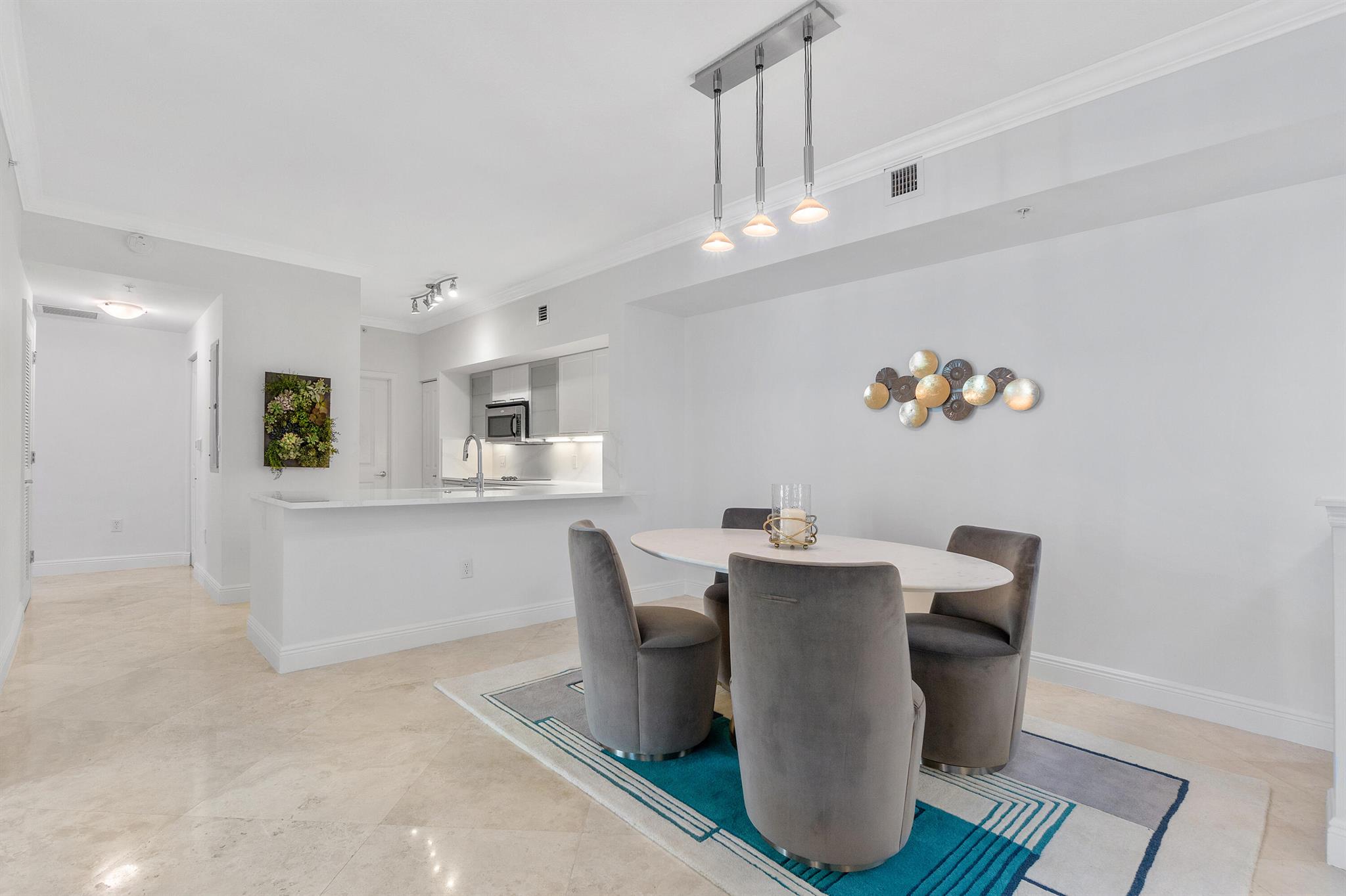 ASTOR CONDO - Residential