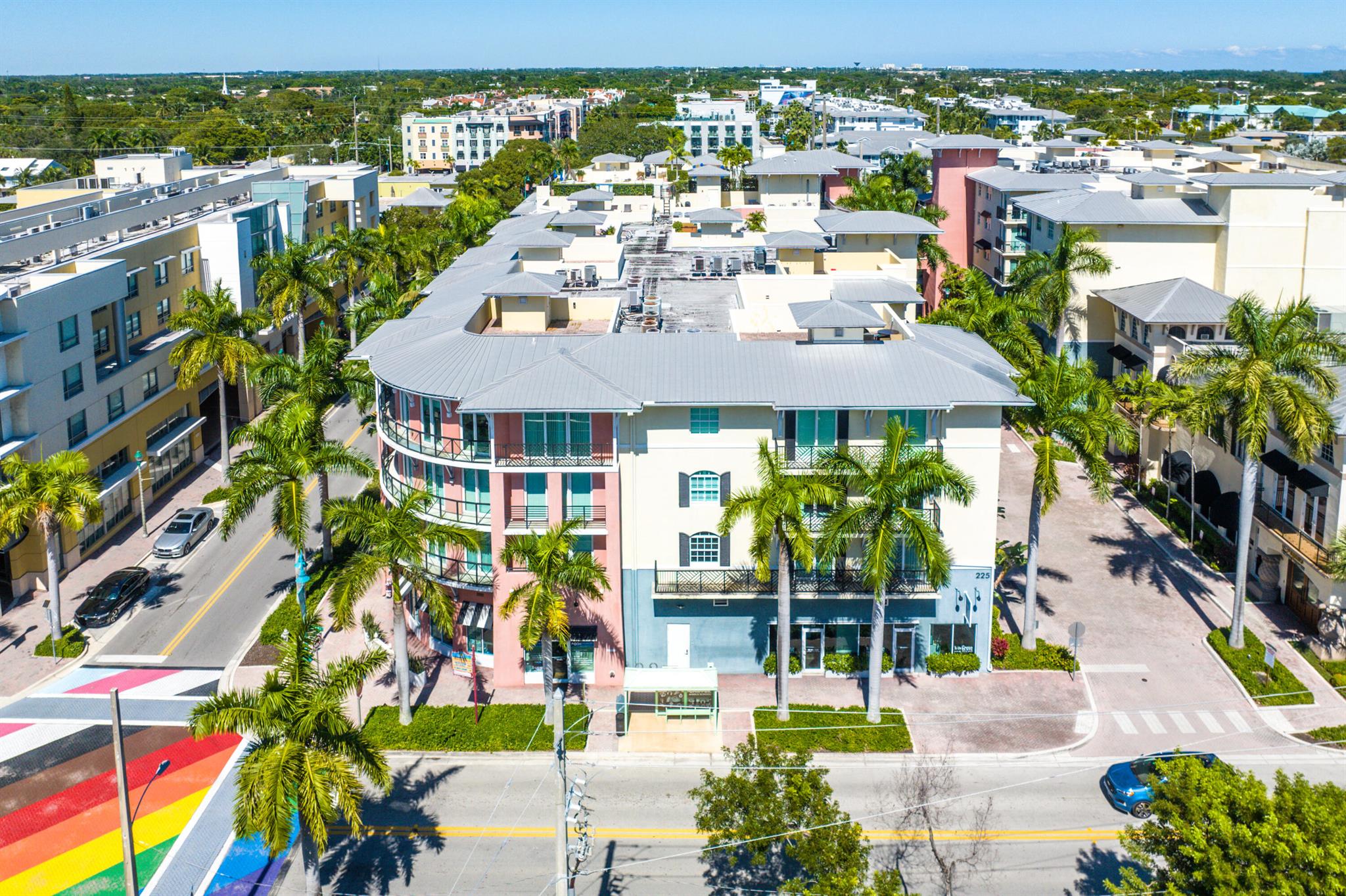 ASTOR CONDO - Residential