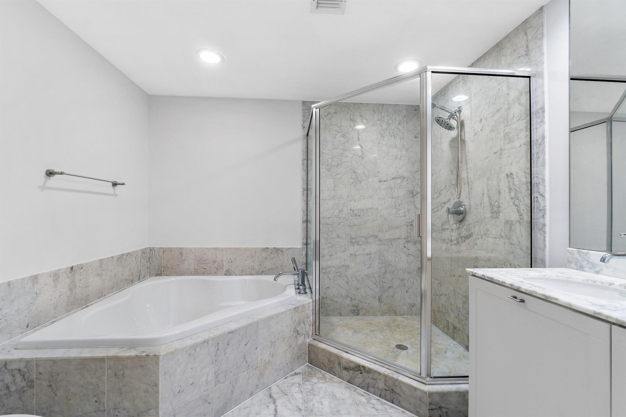 ASTOR CONDO - Residential