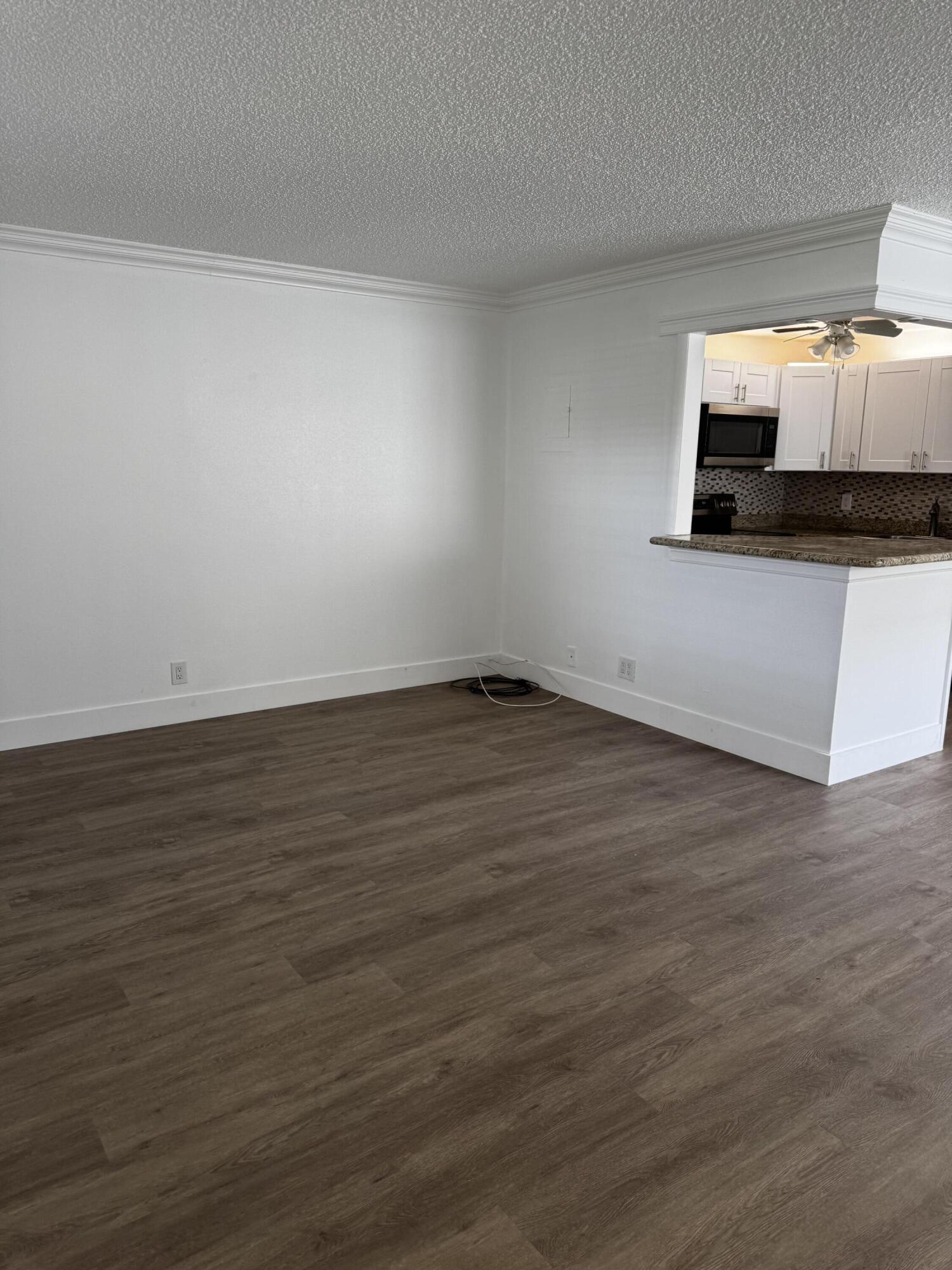 KINGS POINT SAXONY CONDOS - Residential