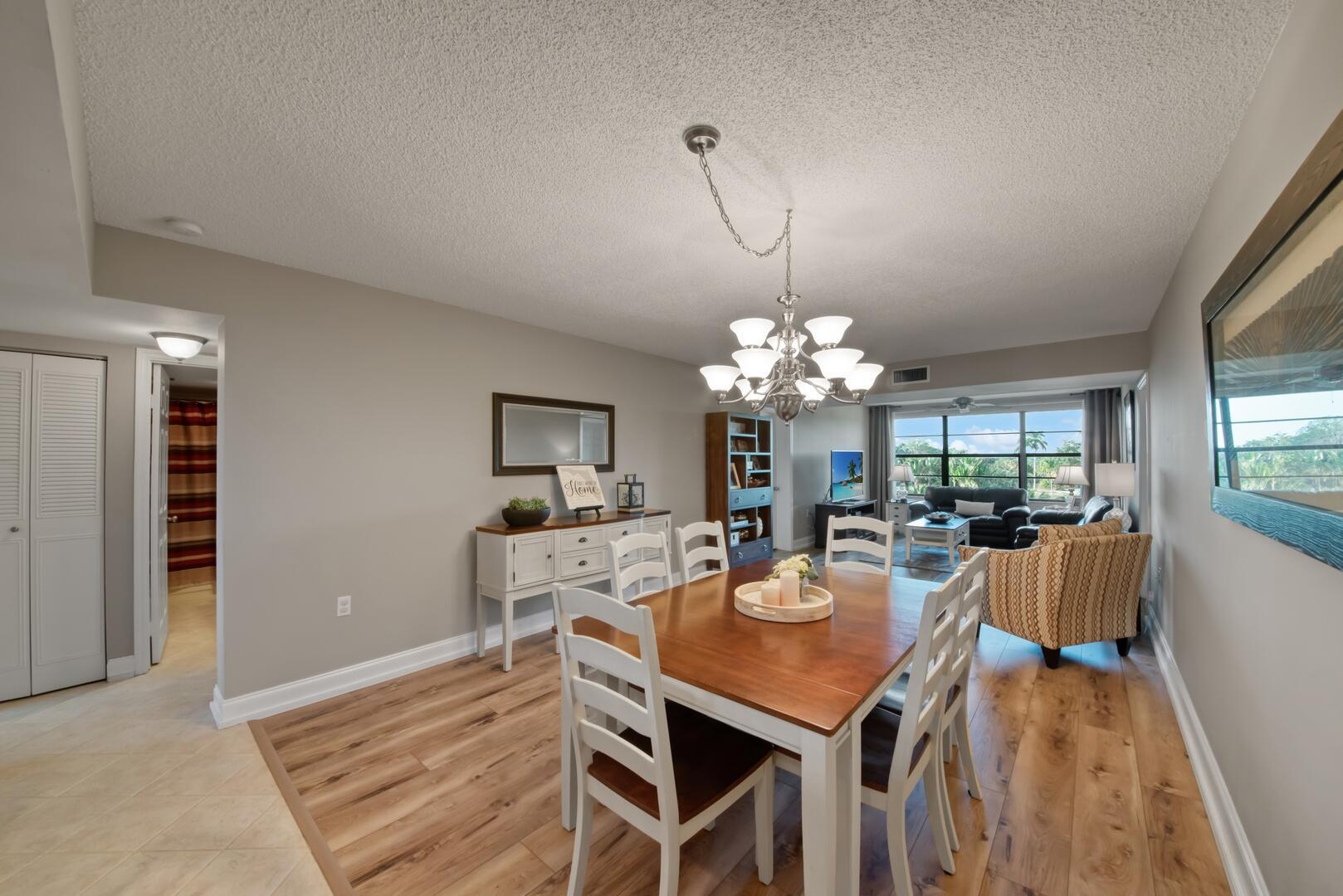 6121 Balboa Circle 405