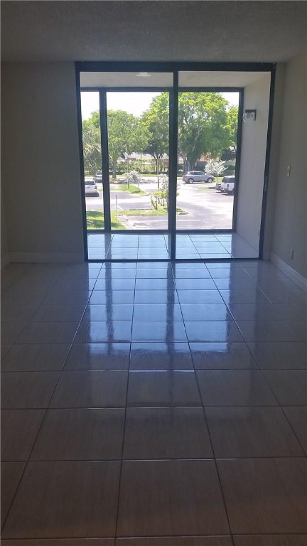 Lake Pointe #5 Condo - Residential Lease