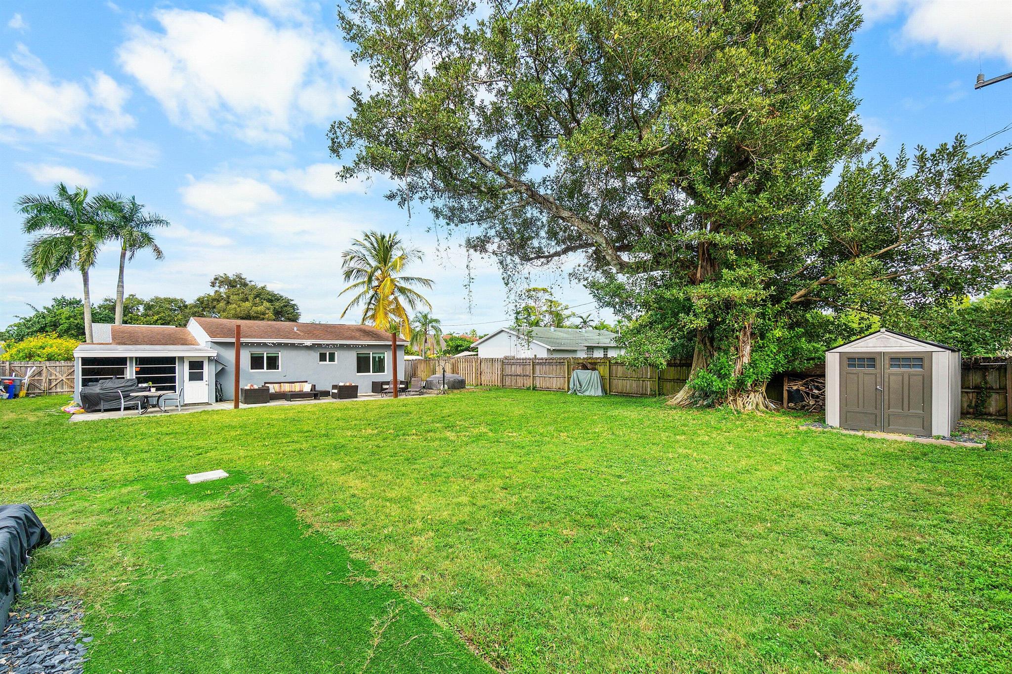 DELRAY GARDEN ESTATES 1 - Residential Lease