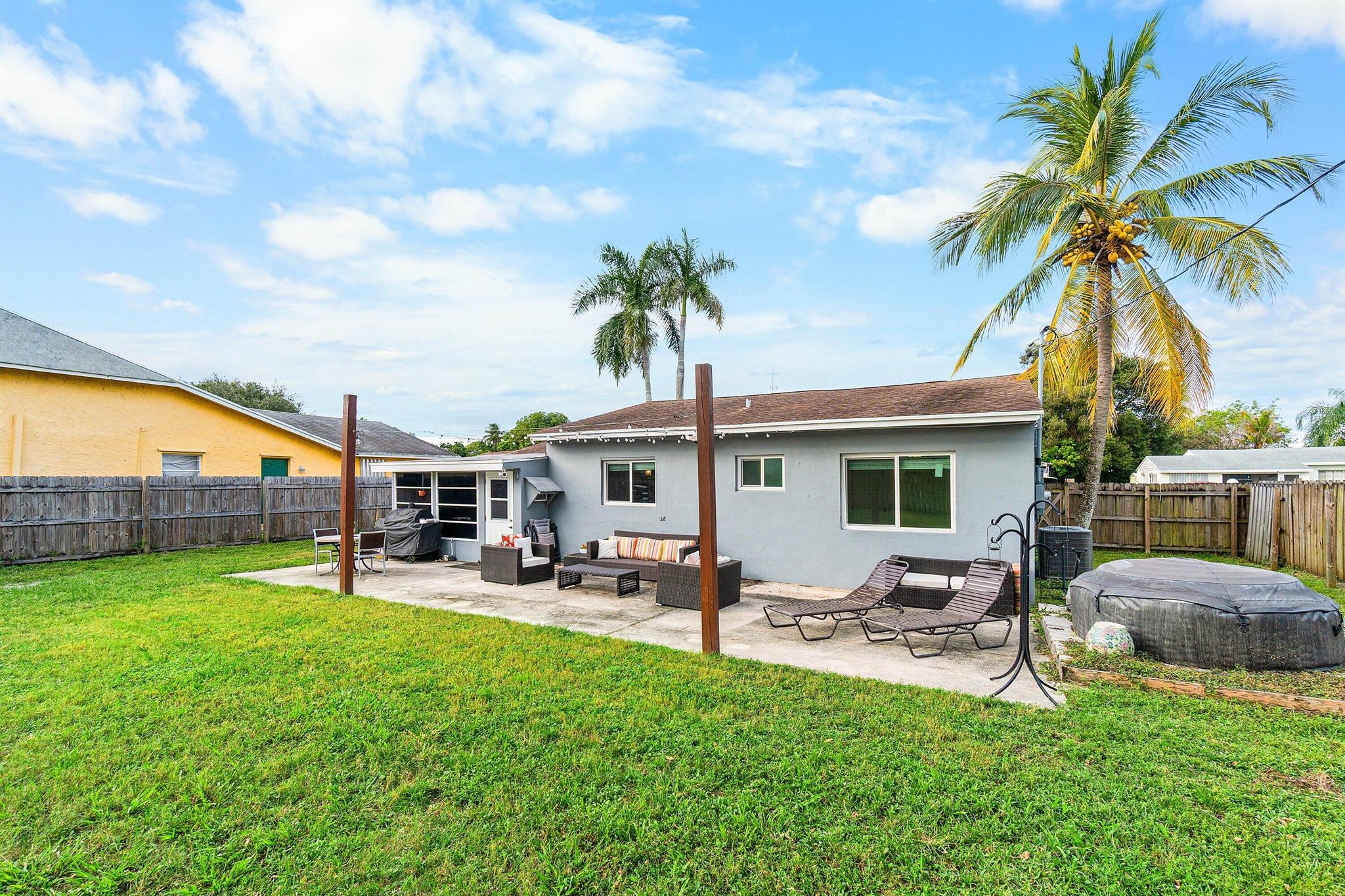 DELRAY GARDEN ESTATES 1 - Residential Lease