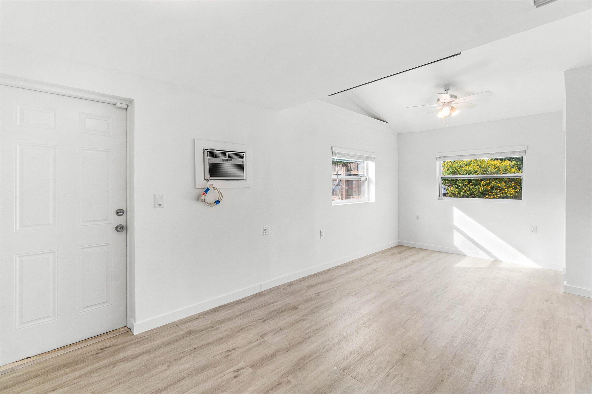 DELRAY GARDEN ESTATES 1 - Residential Lease