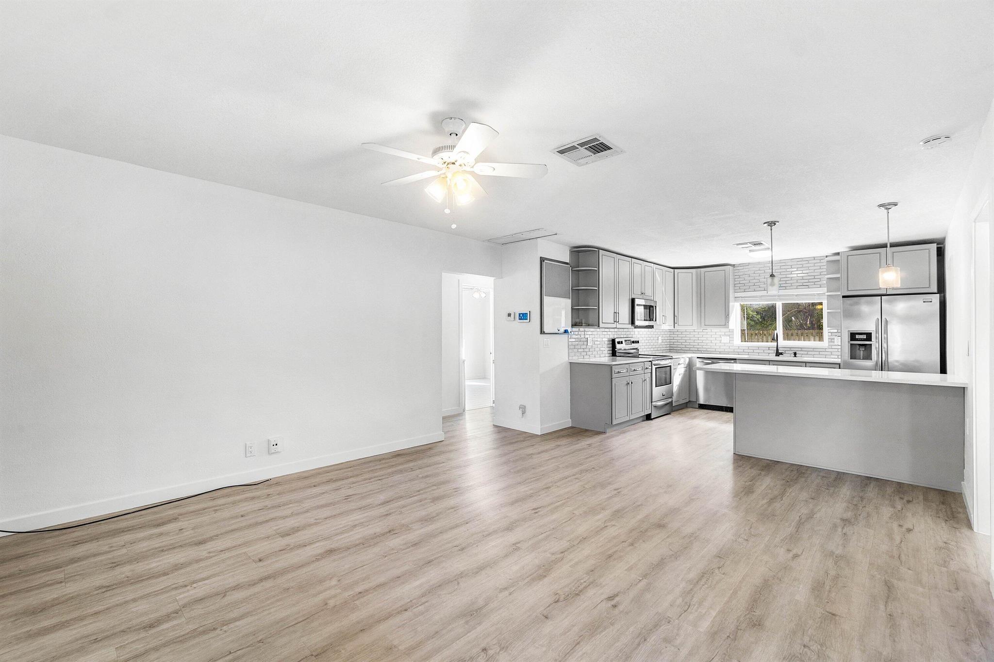 DELRAY GARDEN ESTATES 1 - Residential Lease