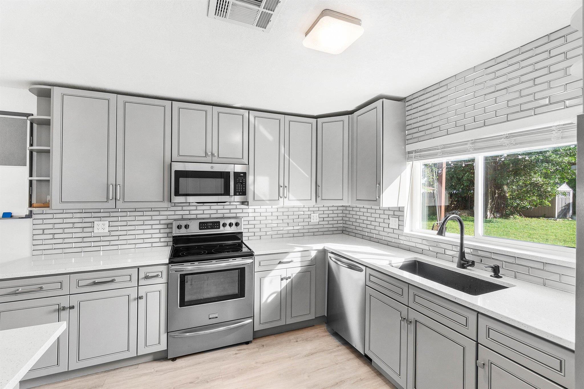 DELRAY GARDEN ESTATES 1 - Residential Lease